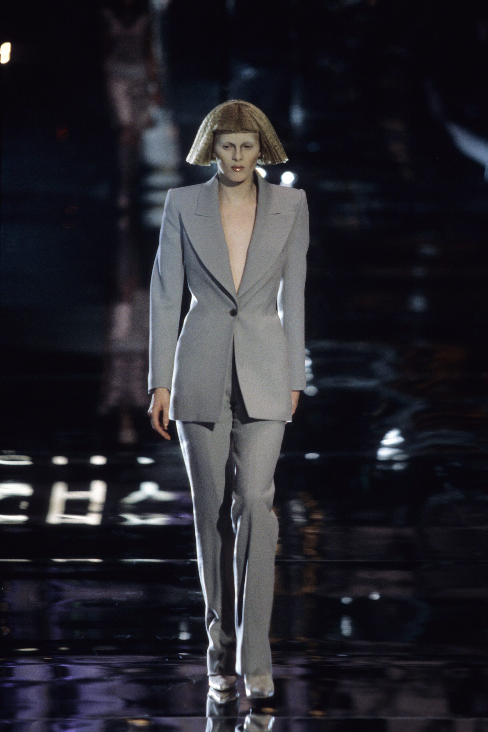 Givenchy F/W 99 Look 5