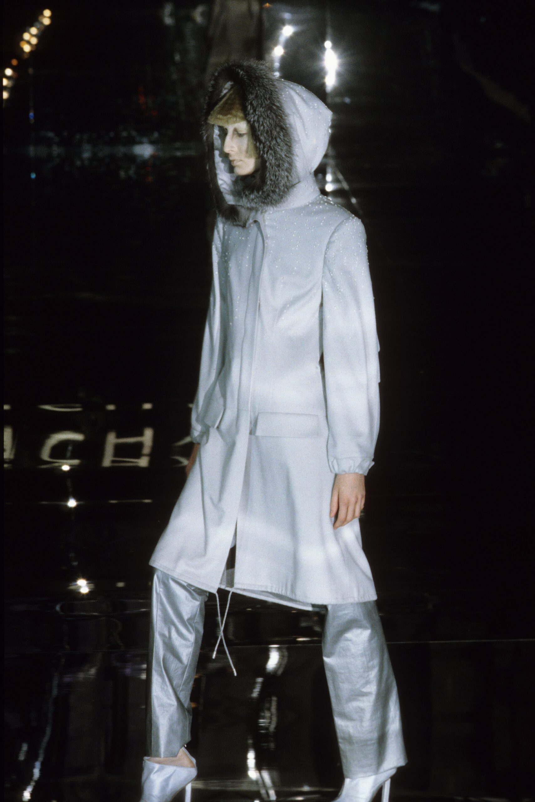 Givenchy F/W 99 Look 9
