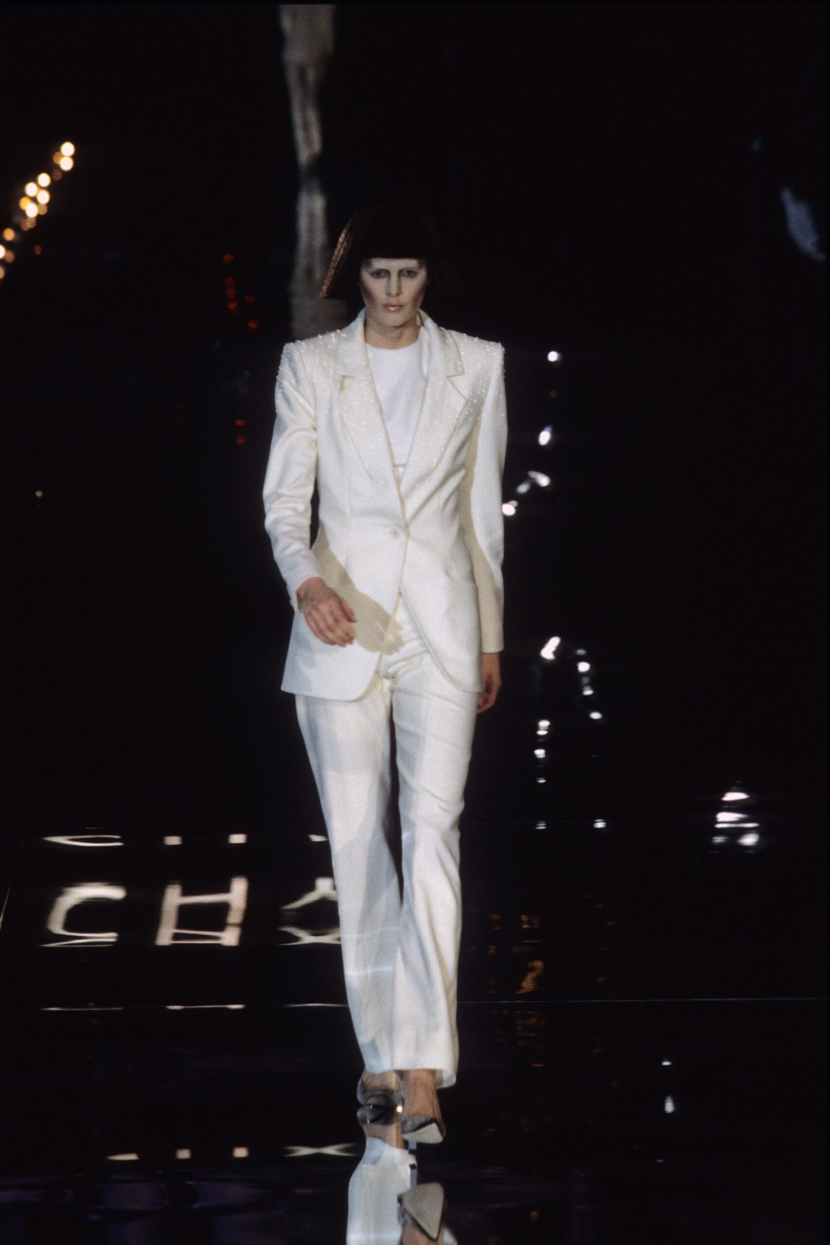 Givenchy F/W 99 Look 10