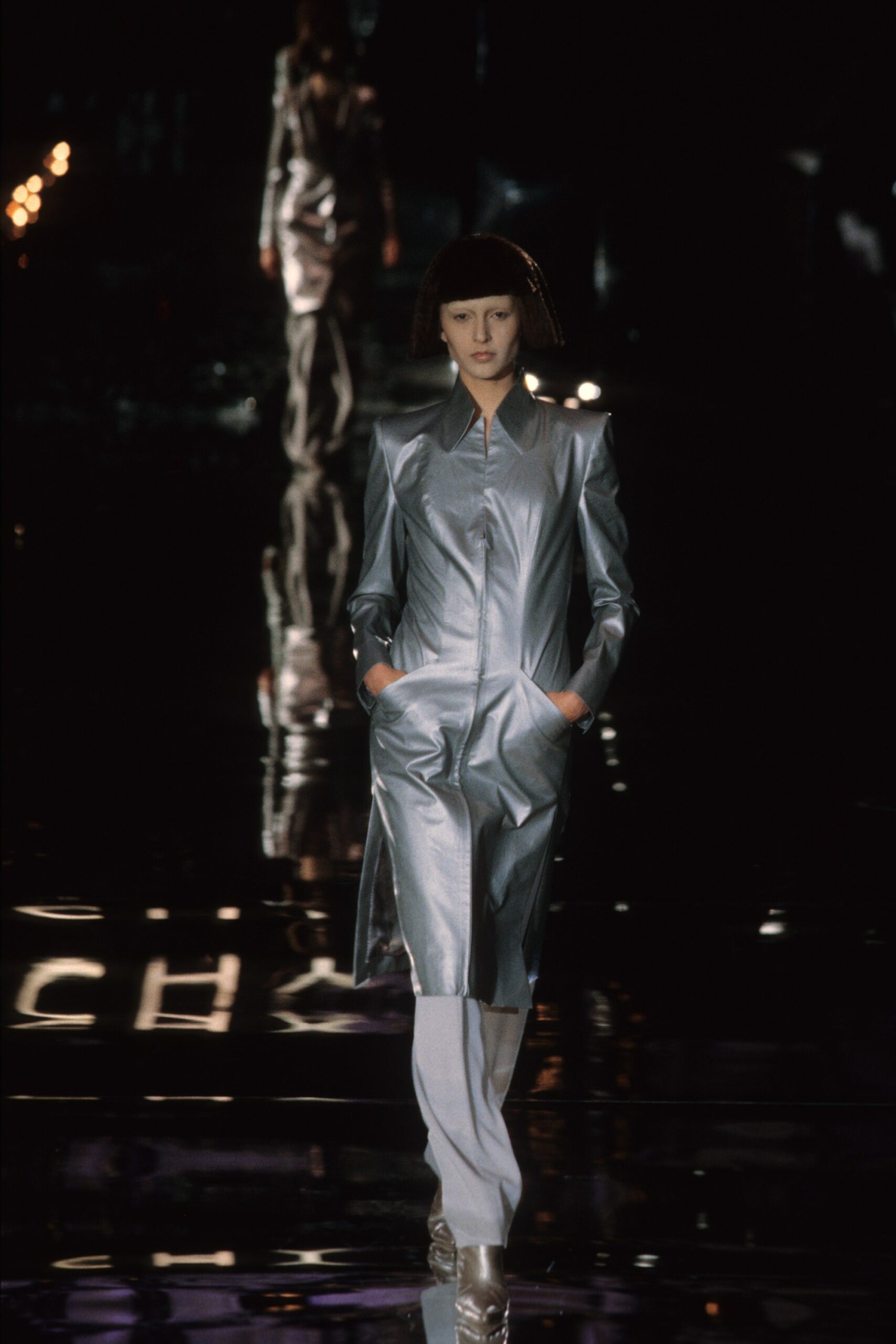 Givenchy F/W 99 Look 21