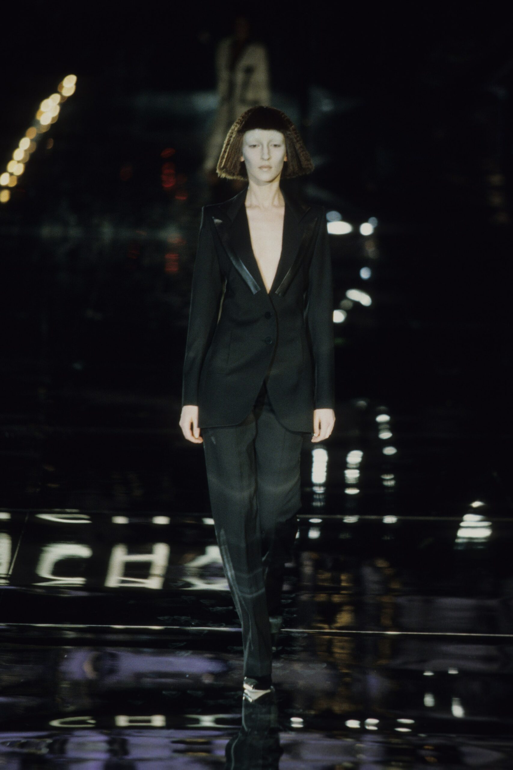 Givenchy F/W 99 Look 30