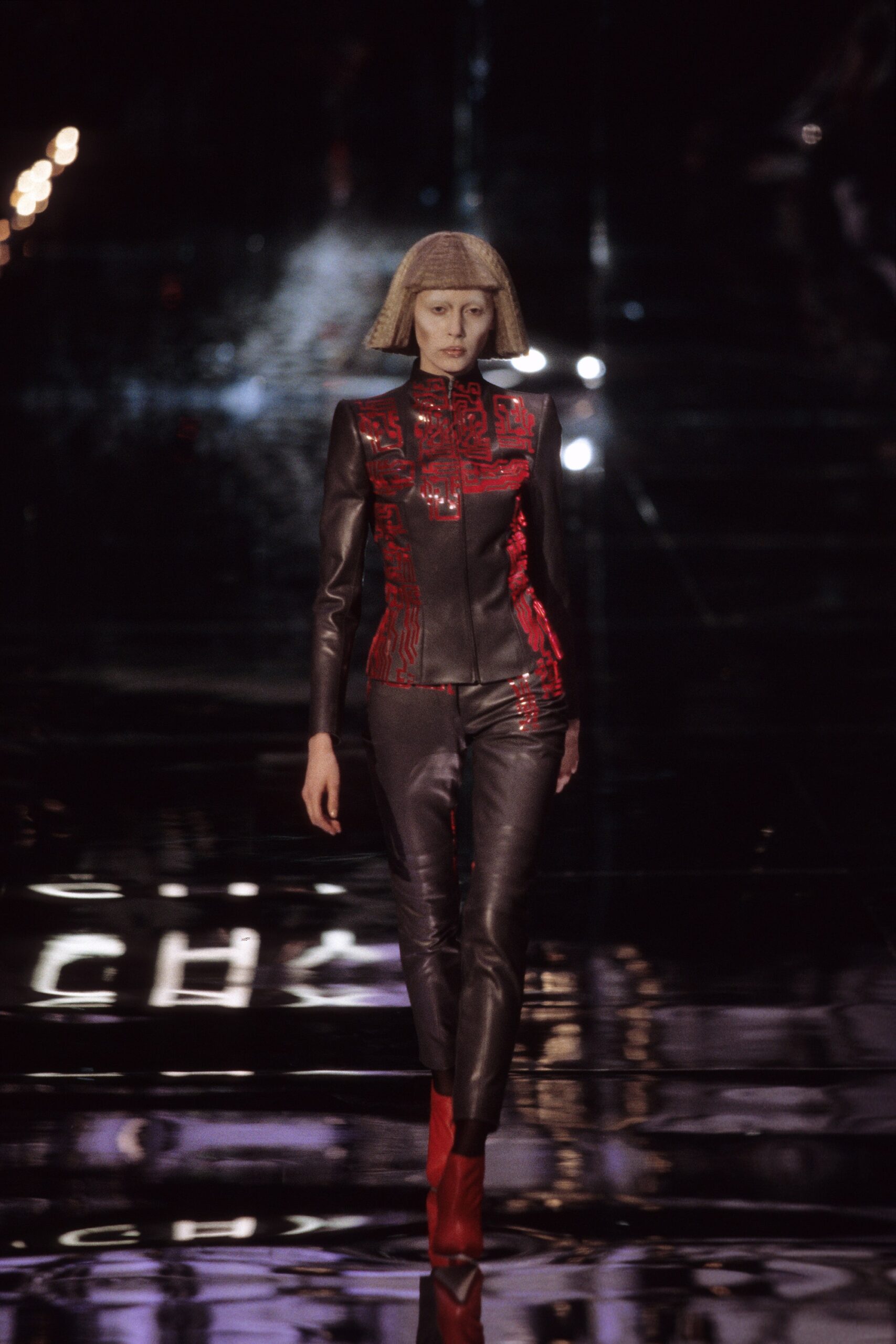 Givenchy F/W 99 Look 39