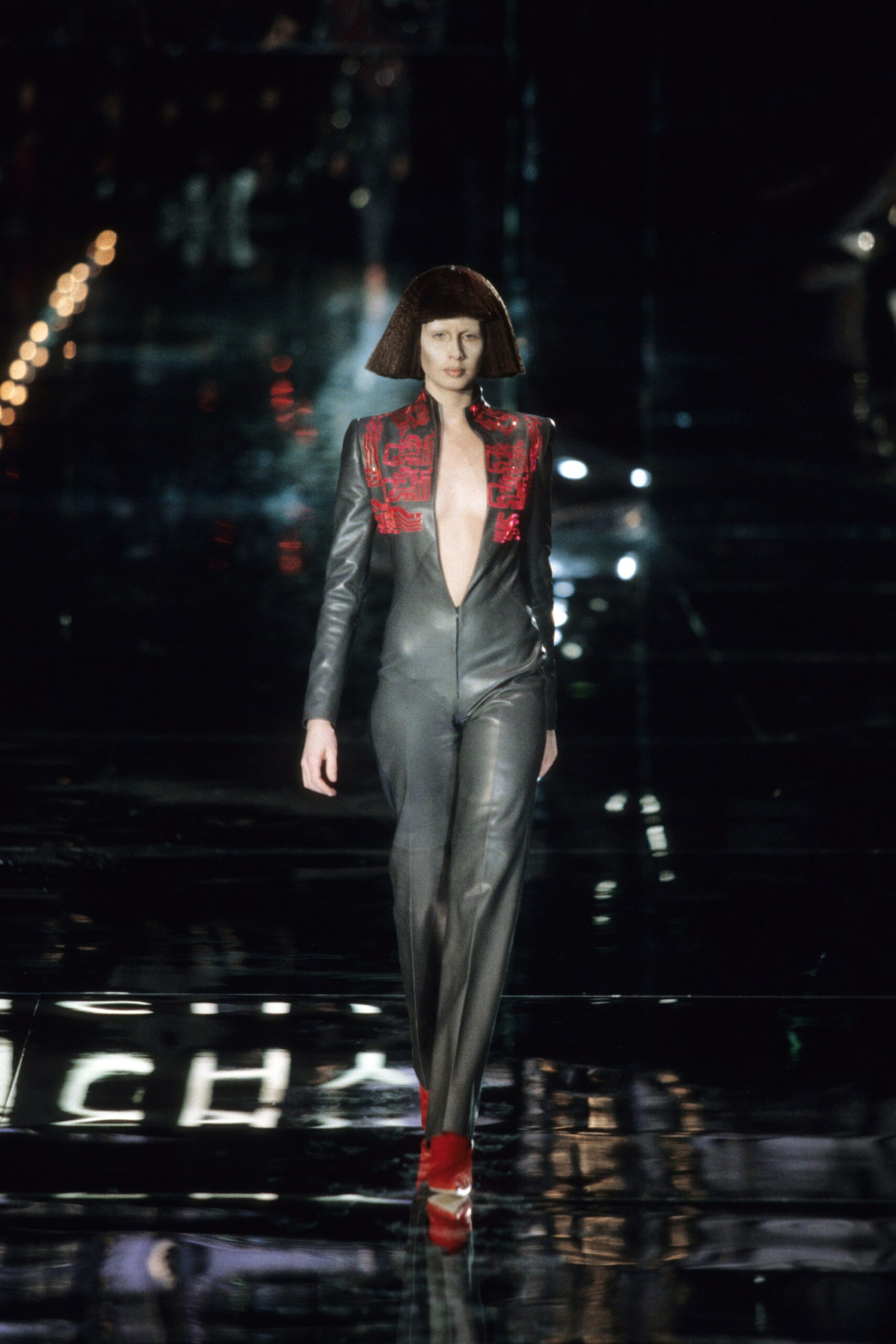 Givenchy F/W 99 Look 40