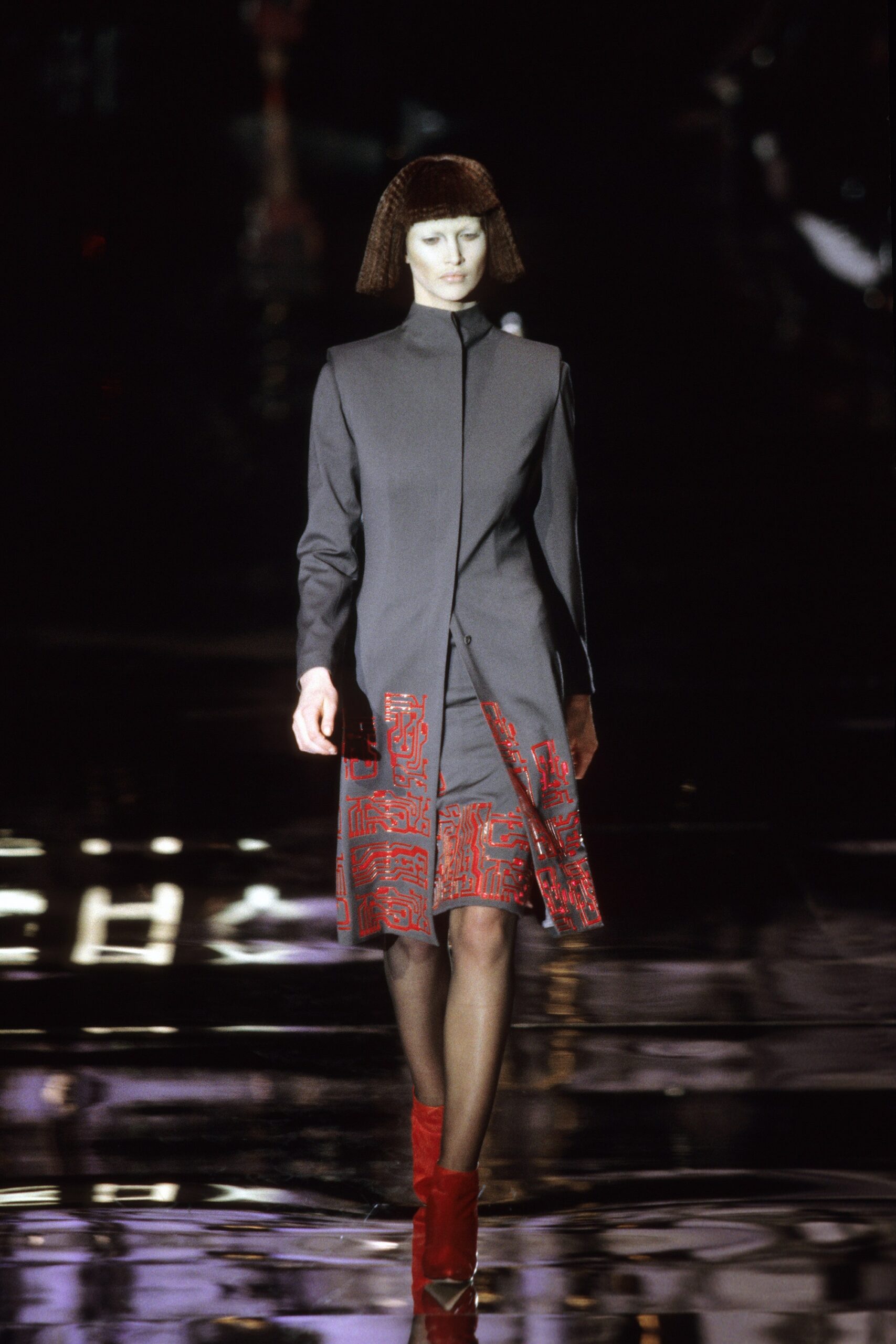Givenchy F/W 99 Look 42