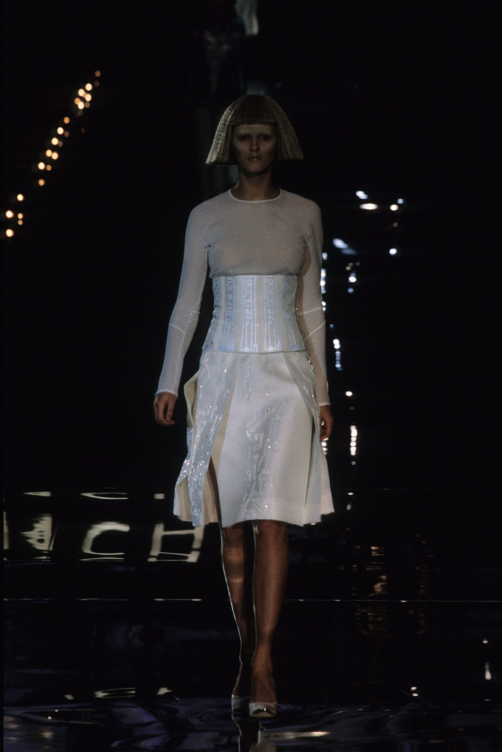 Givenchy F/W 99 Look 52