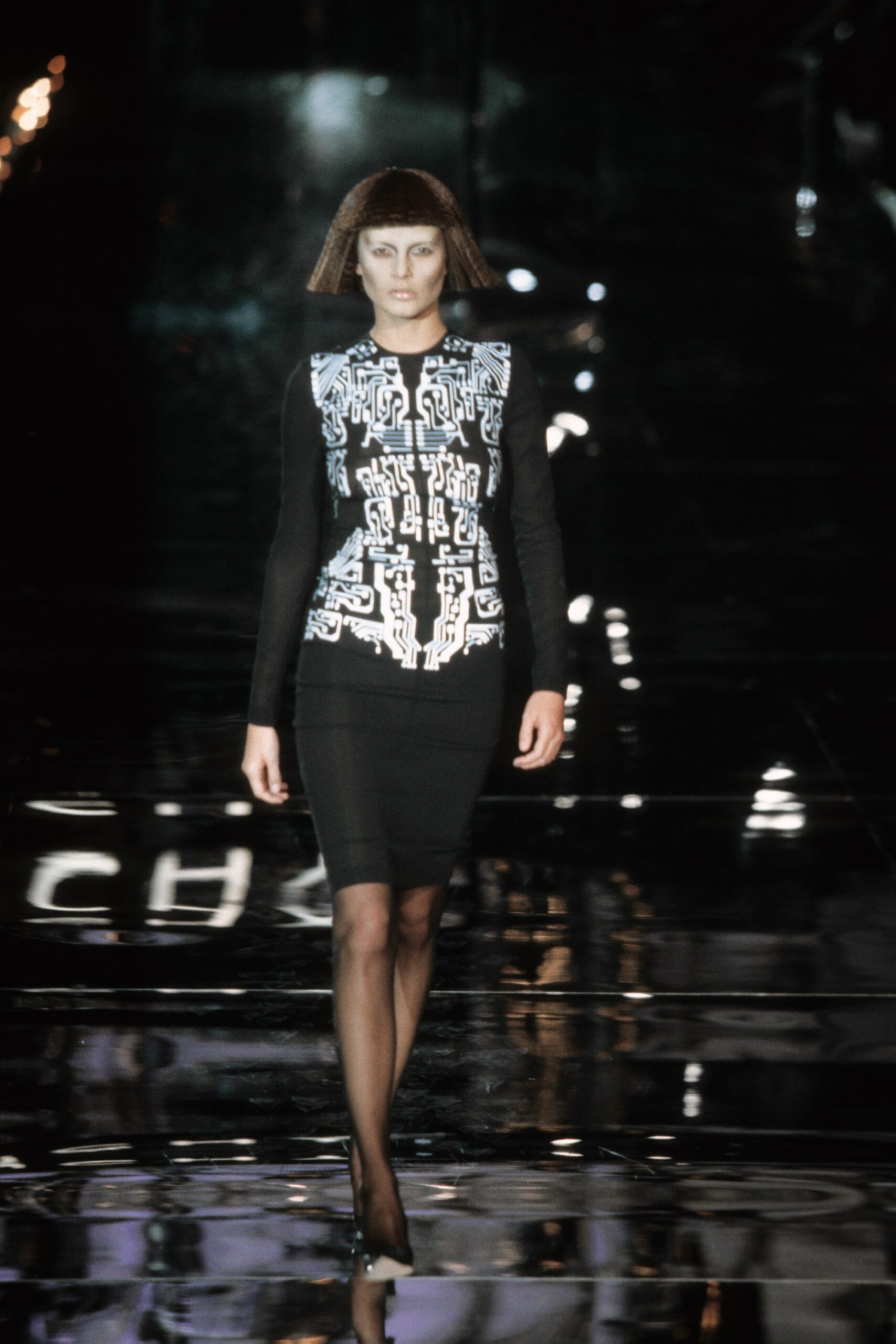 Givenchy F/W 99 Look 56