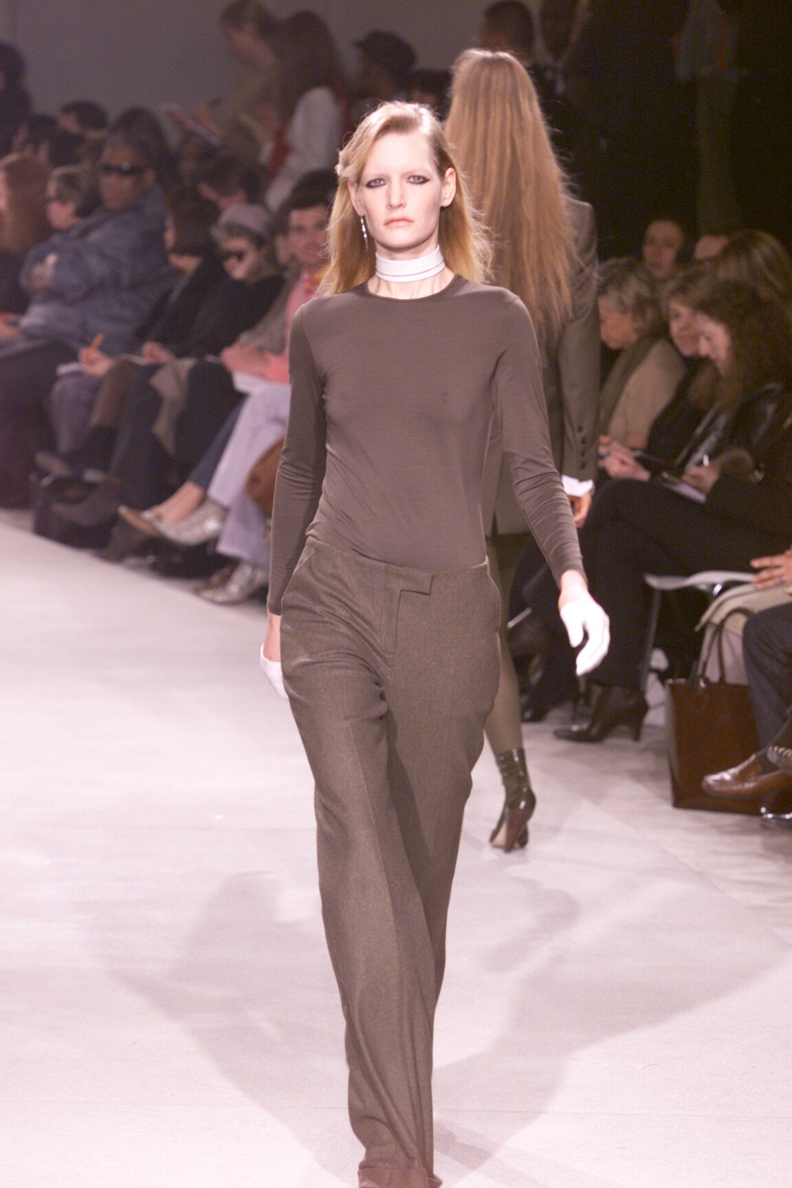 Givenchy F/W 00 Look 2