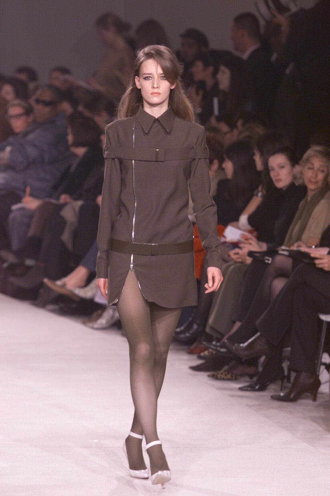 Givenchy F/W 00 Look 3