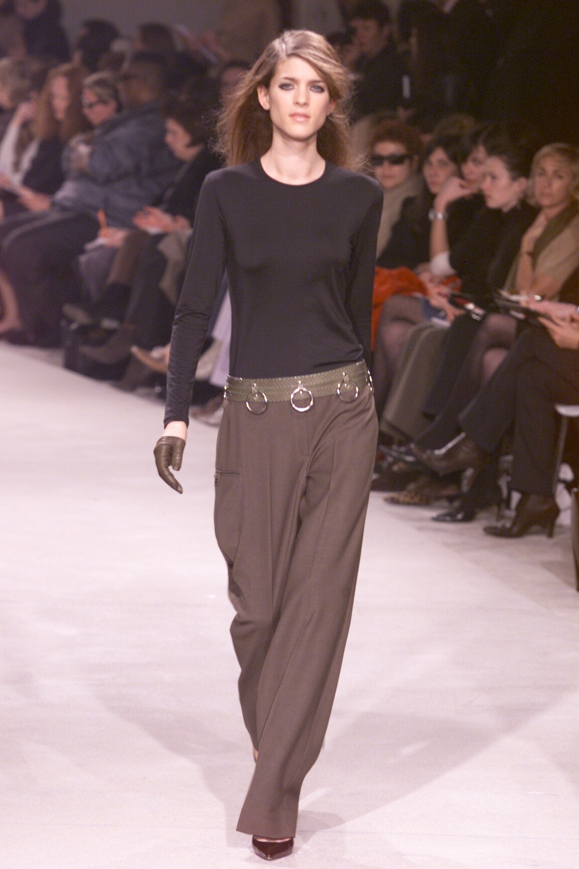 Givenchy F/W 00 Look 8