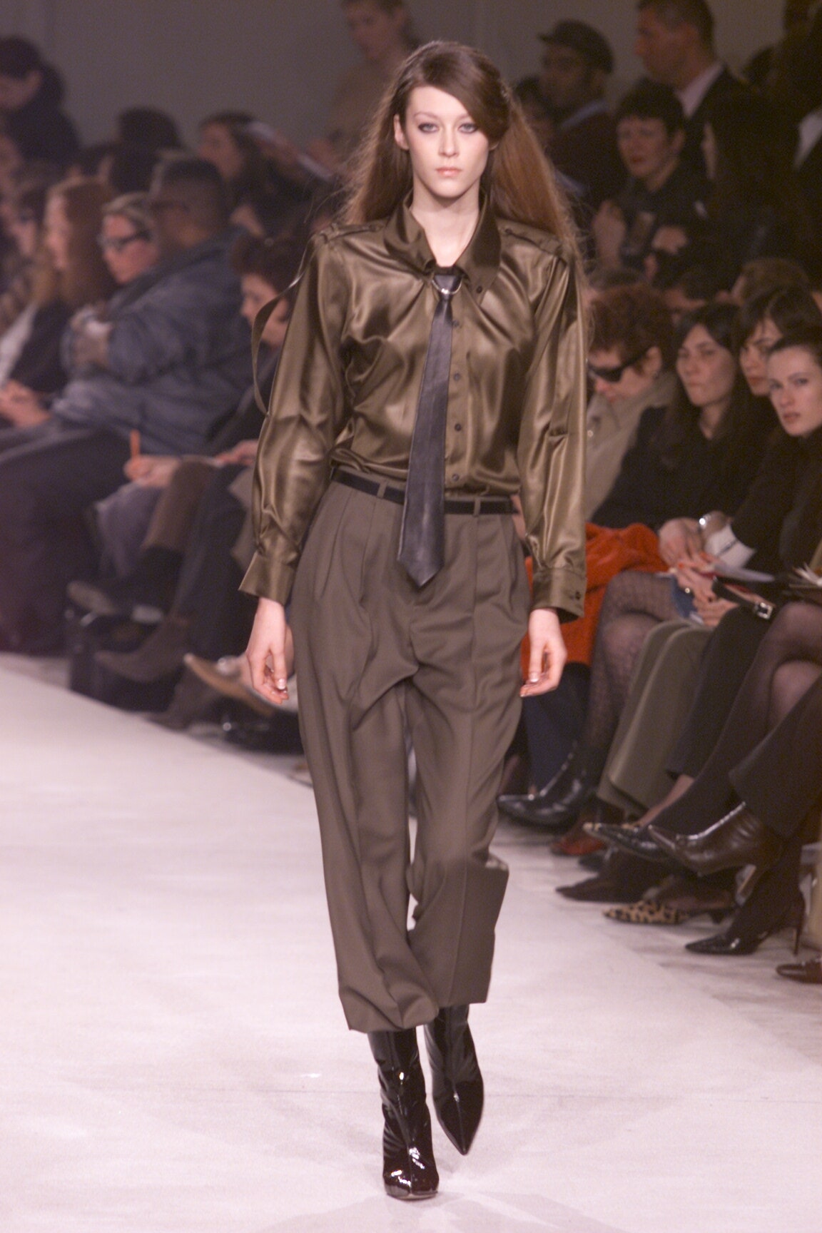 Givenchy F/W 00 Look 12