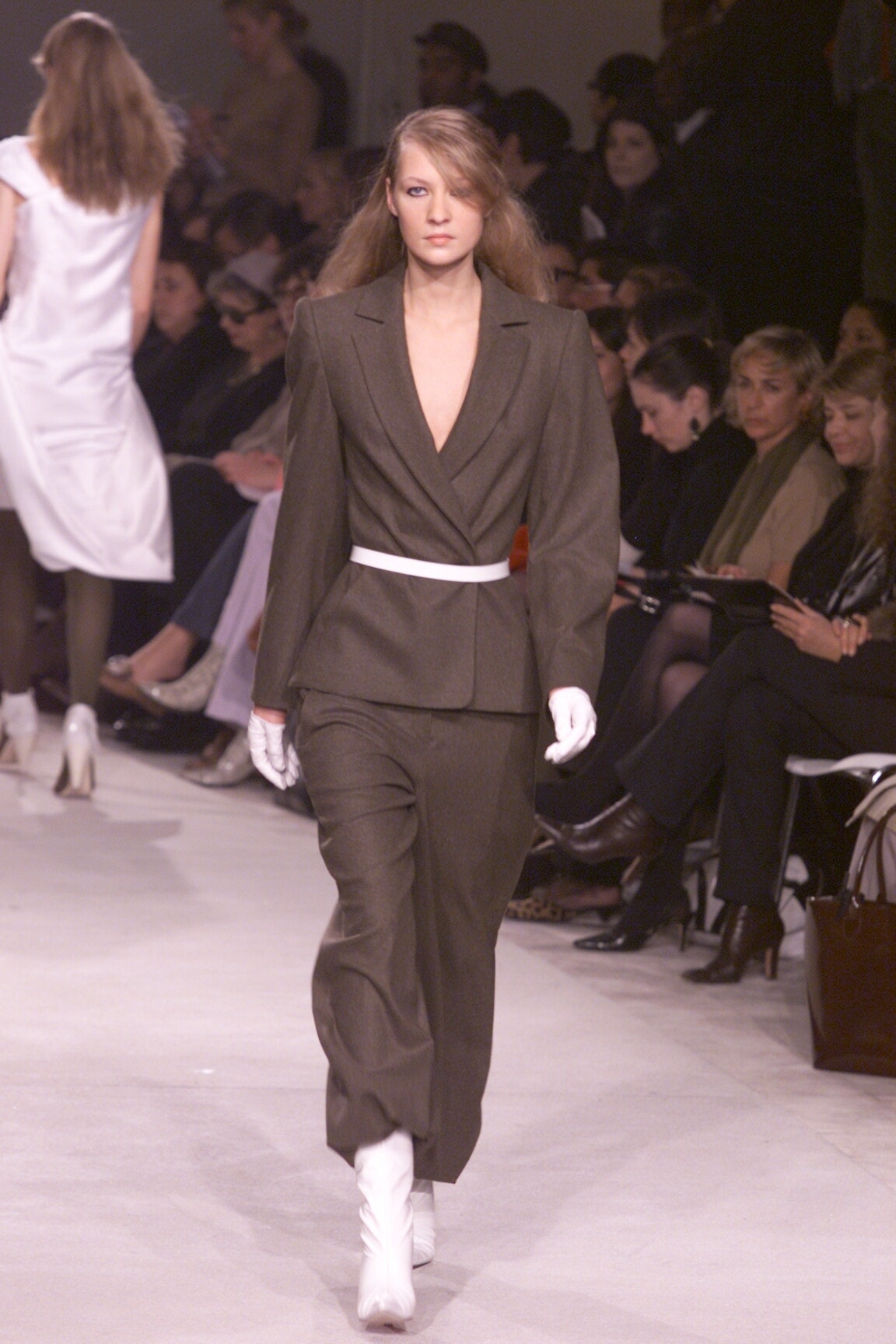 Givenchy F/W 00 Look 14