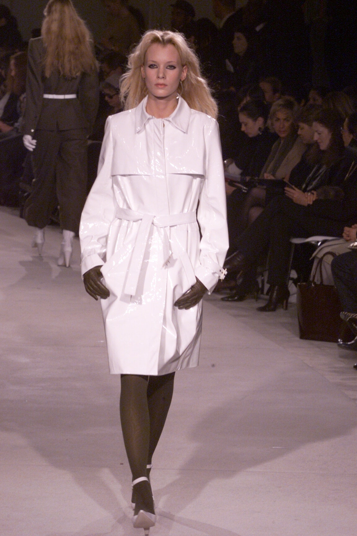 Givenchy F/W 00 Look 15