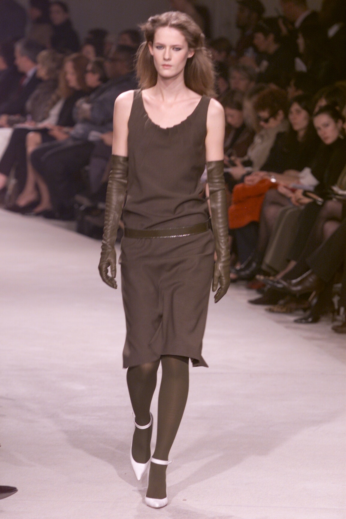 Givenchy F/W 00 Look 16