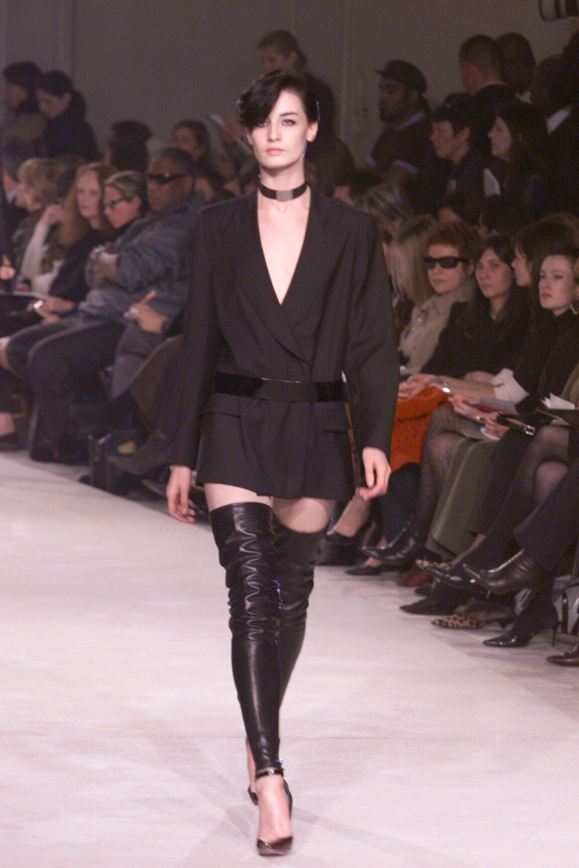 Givenchy F/W 00 Look 19