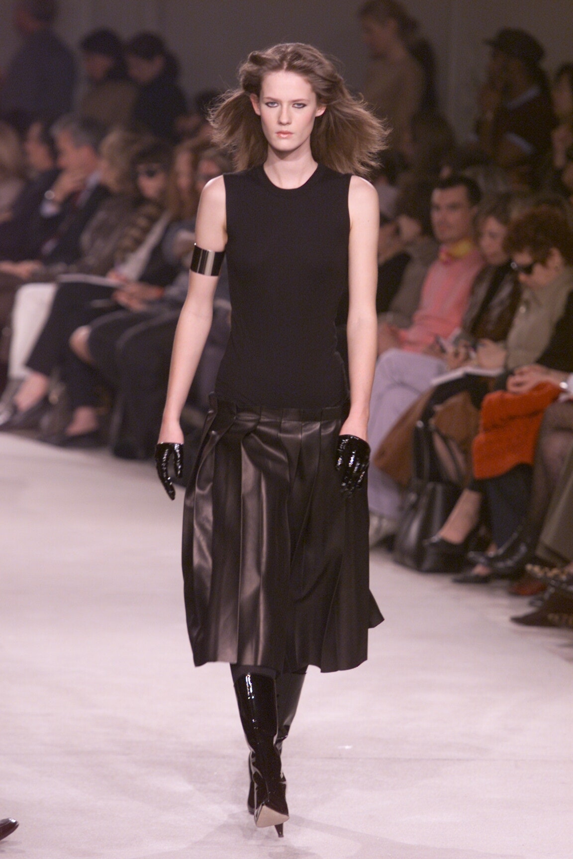 Givenchy F/W 00 Look 35