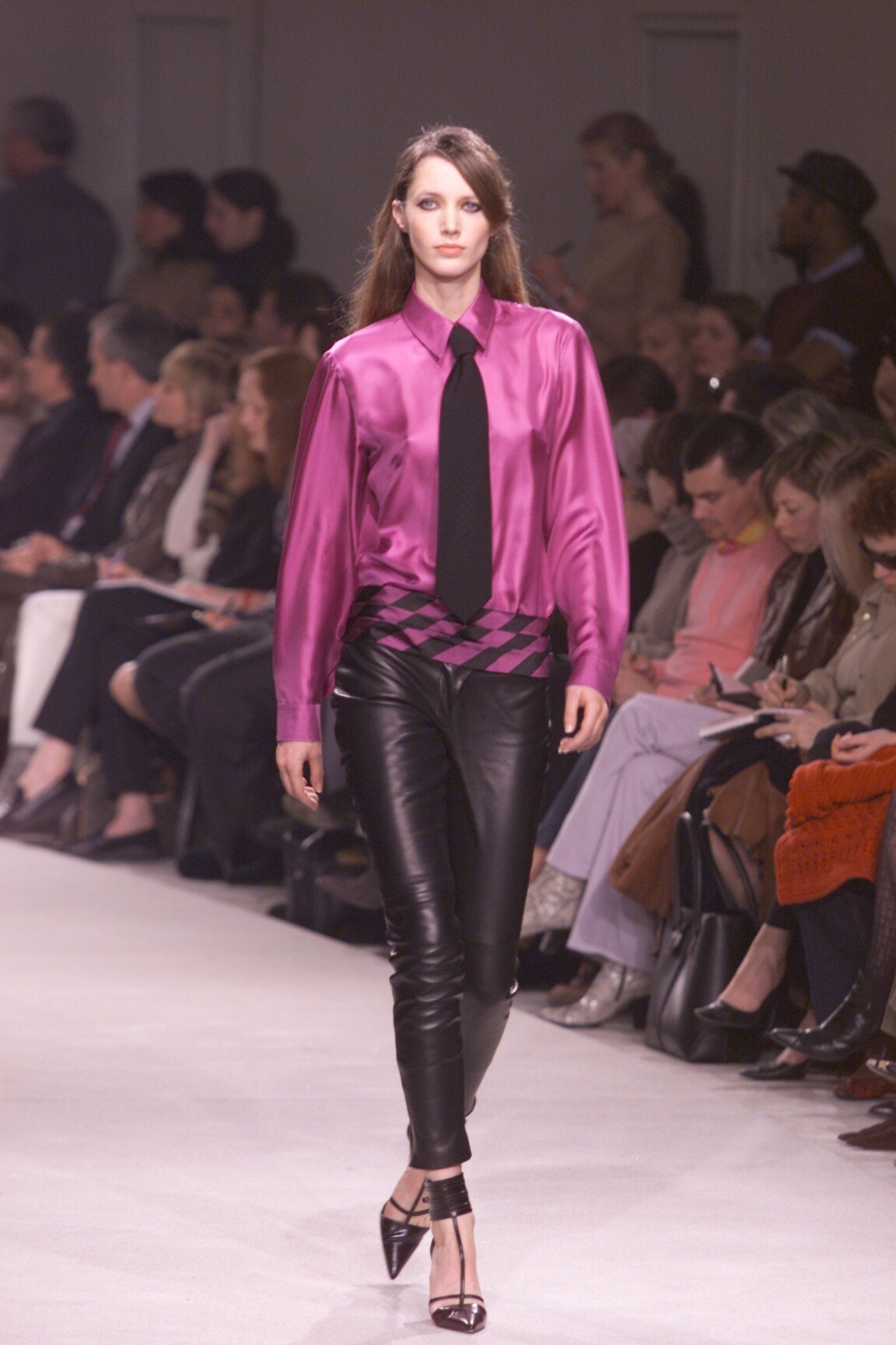 Givenchy F/W 00 Look 38