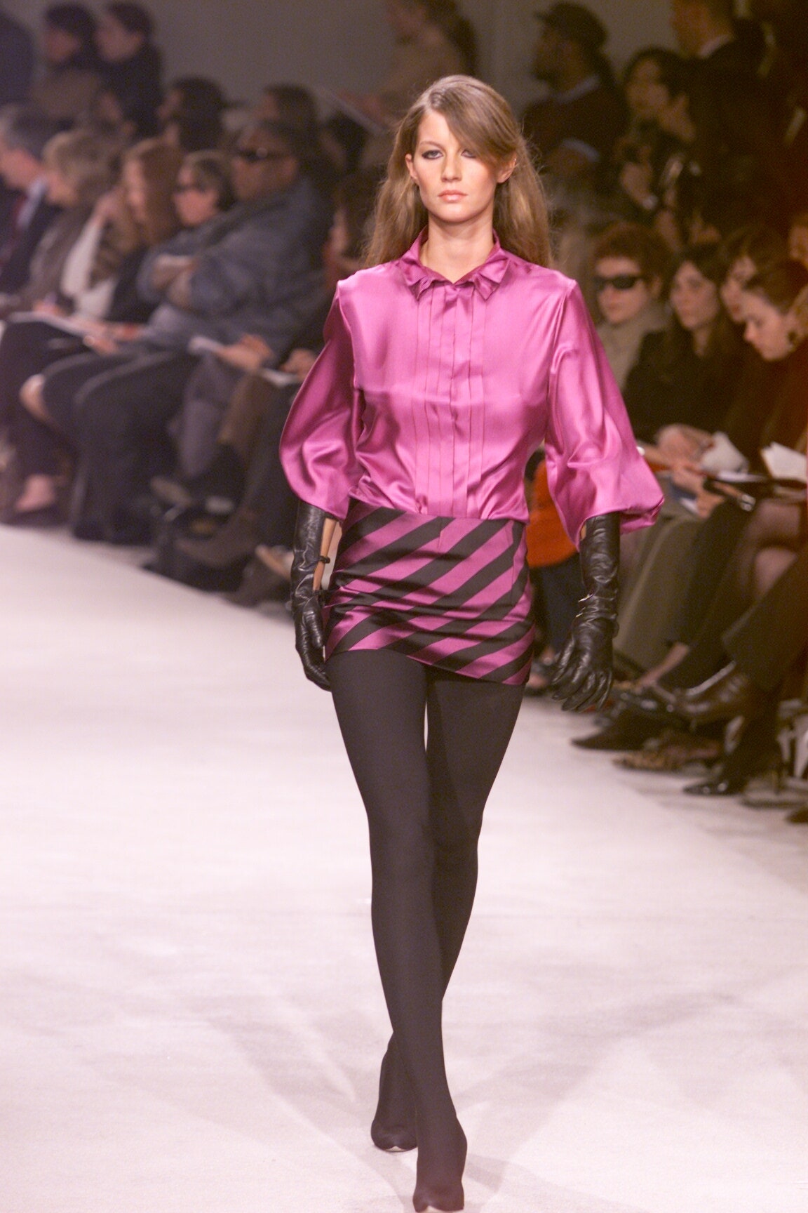 Givenchy F/W 00 Look 39