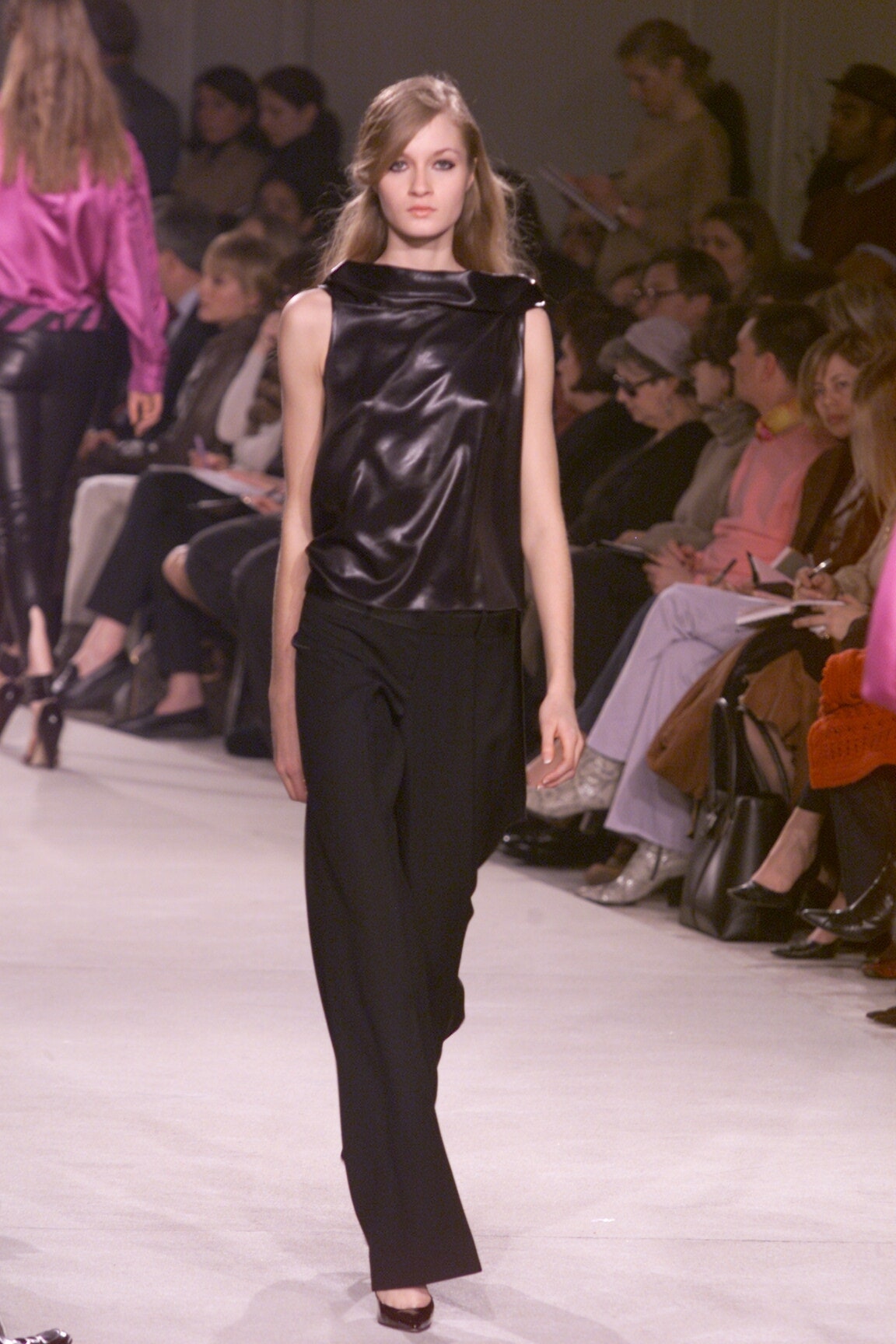 Givenchy F/W 00 Look 40