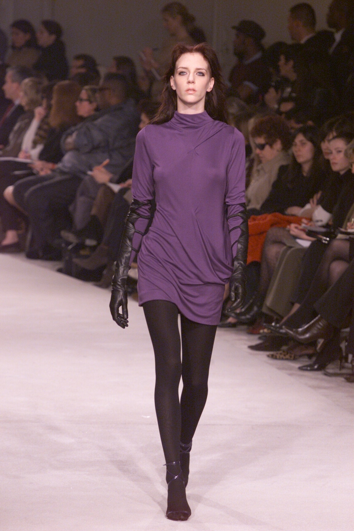Givenchy F/W 00 Look 43