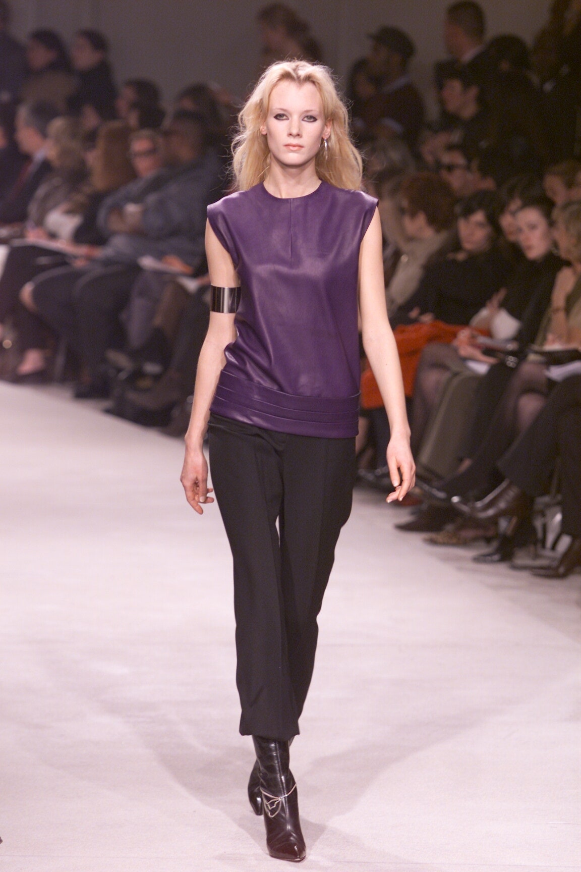 Givenchy F/W 00 Look 47