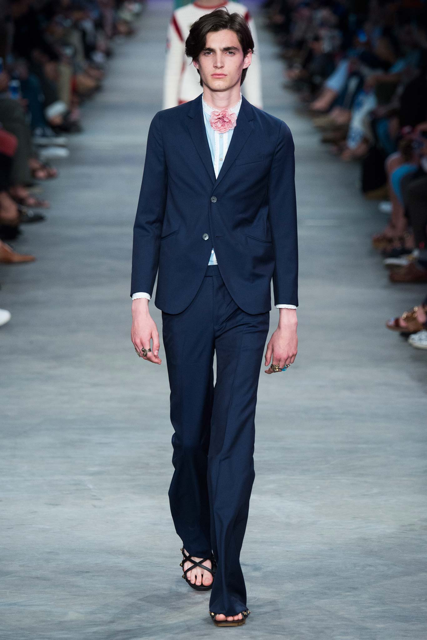 Gucci S/S 16 Menswear Look 1