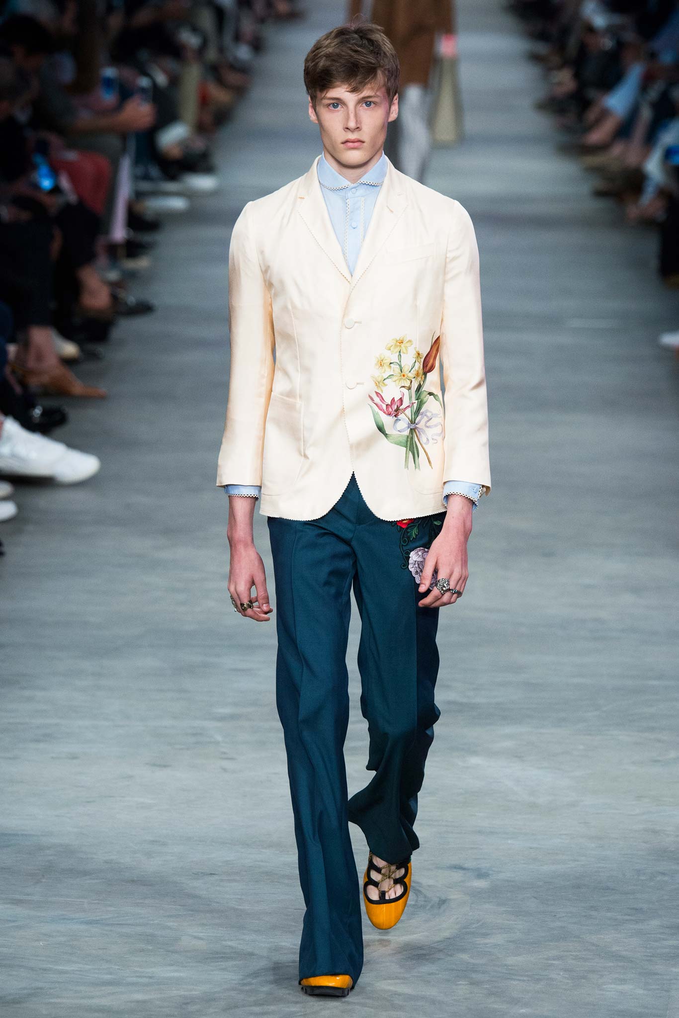 Gucci S/S 16 Menswear Look 27