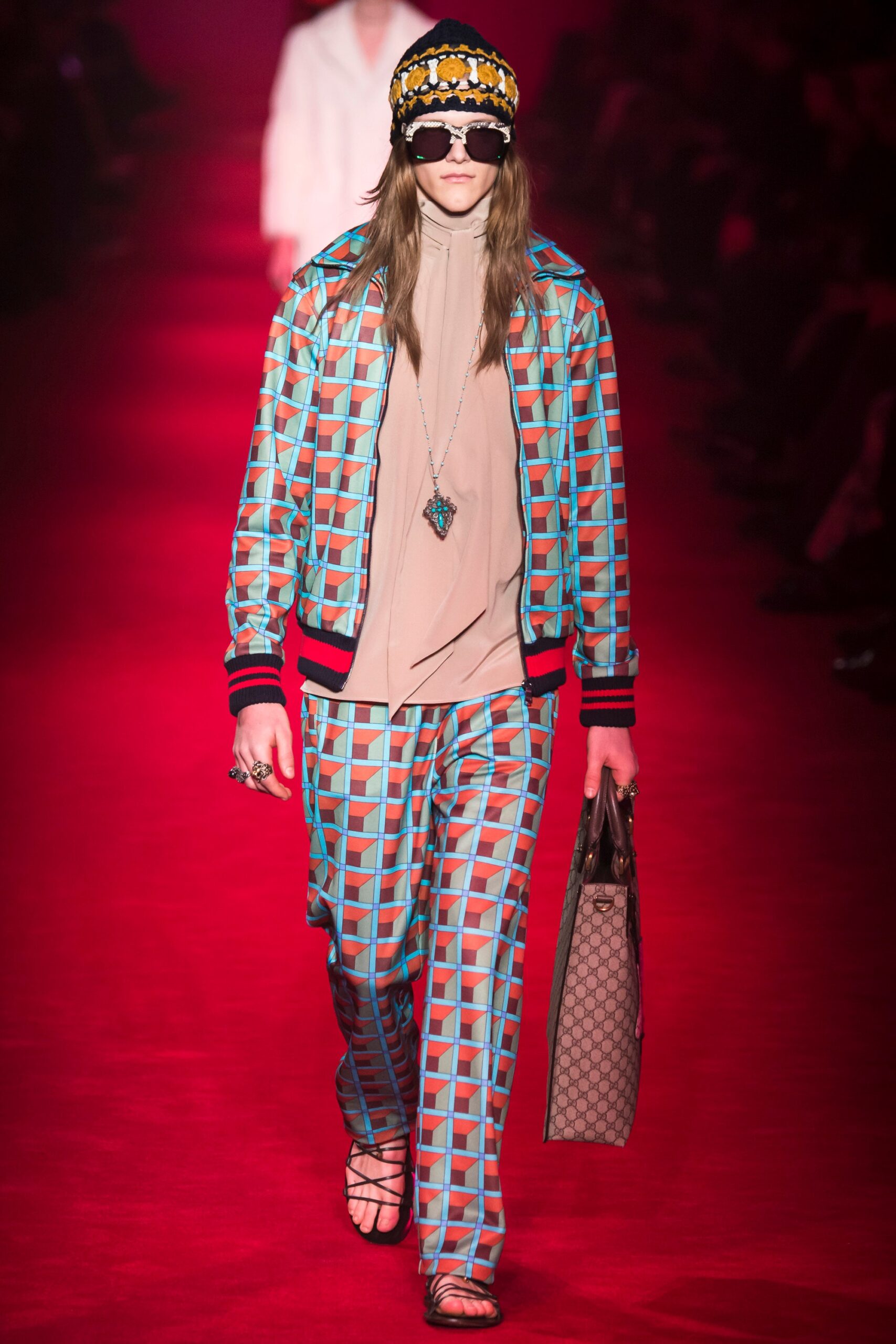 Gucci F/W 16 Menswear Look 24