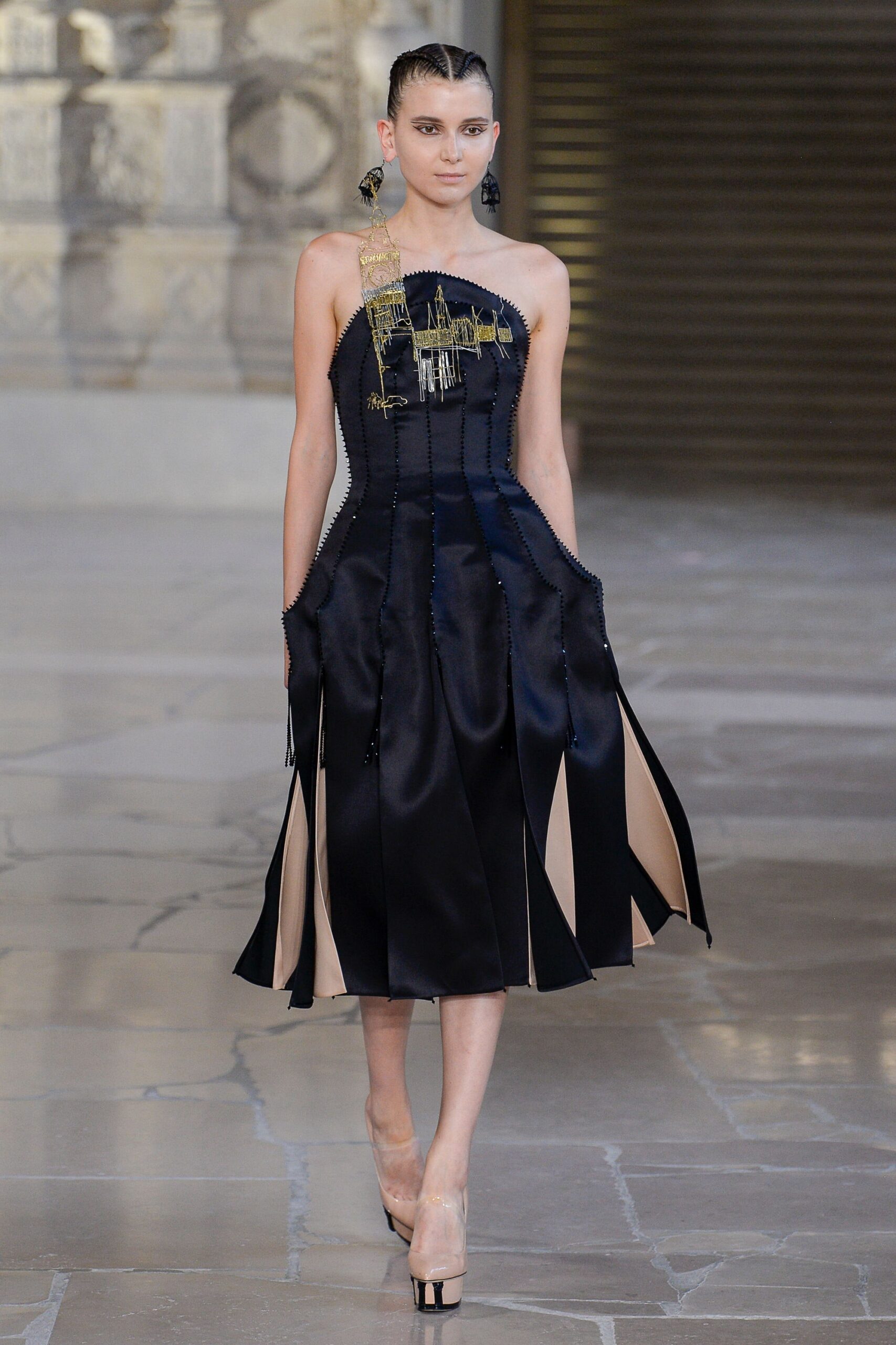 Guo Pei F/W 18 Couture Look 2