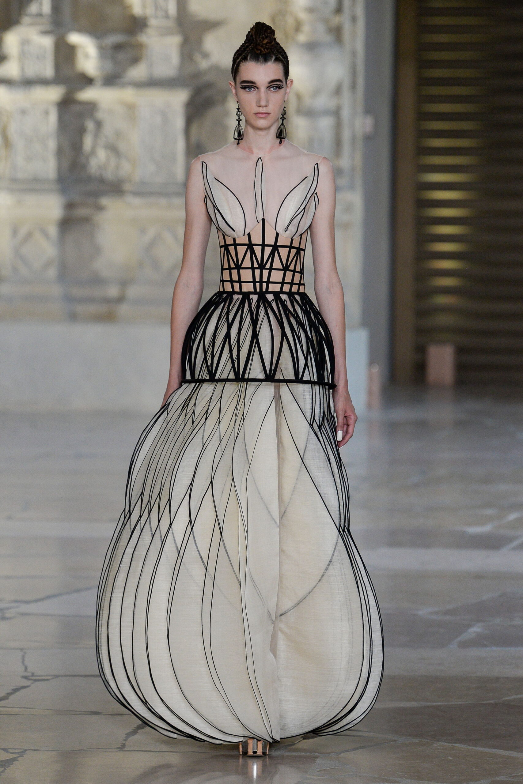 Guo Pei F/W 18 Couture Look 18