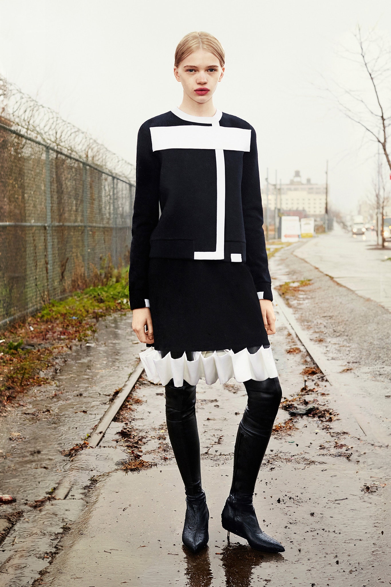 Givenchy F/W 15 Look 1