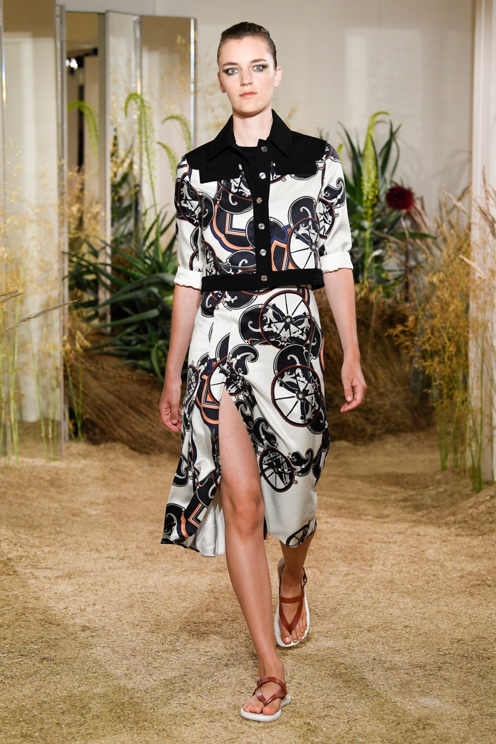 Hermès Resort 19 Look 6