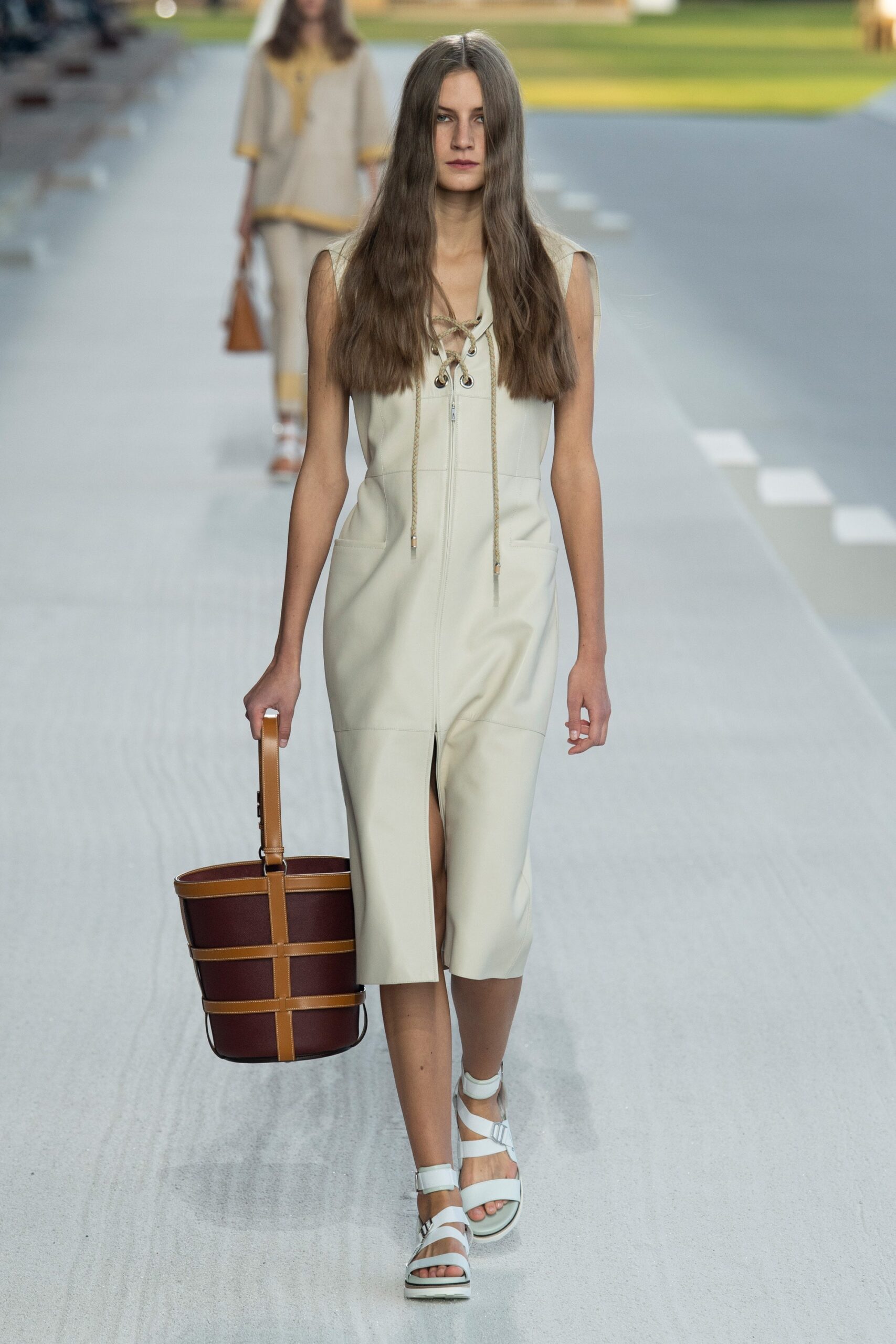 Hermès S/S 19 Look 1