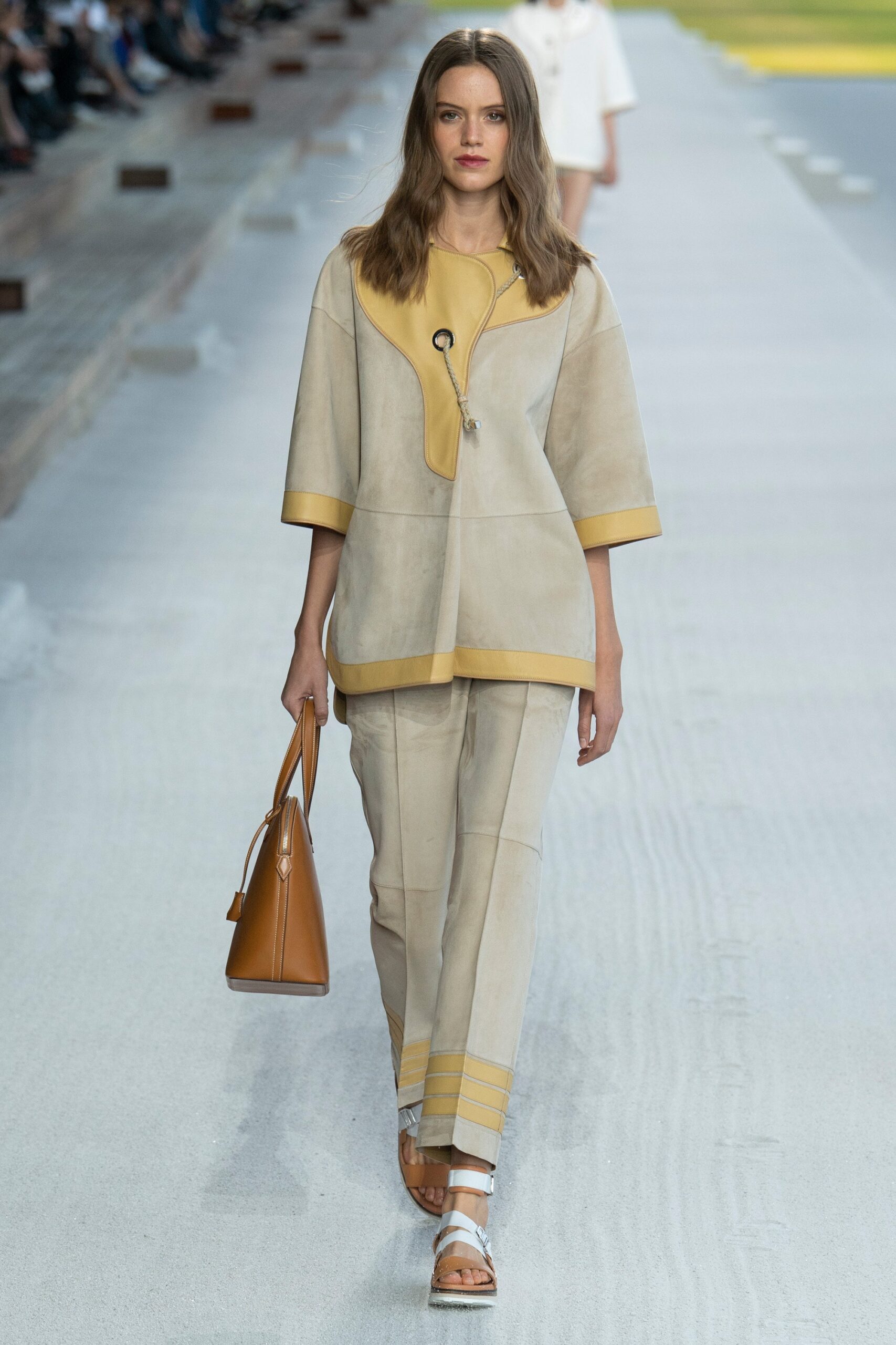 Hermès S/S 19 Look 2