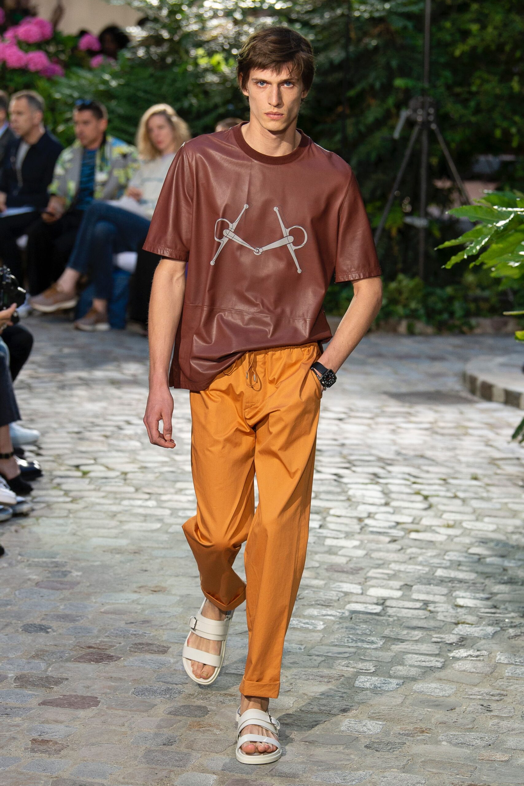 Hermès S/S 19 Menswear Look 10