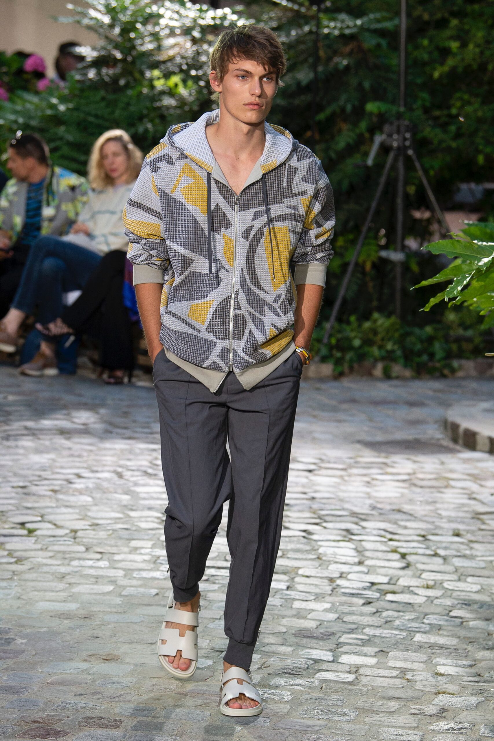 Hermès S/S 19 Menswear Look 16
