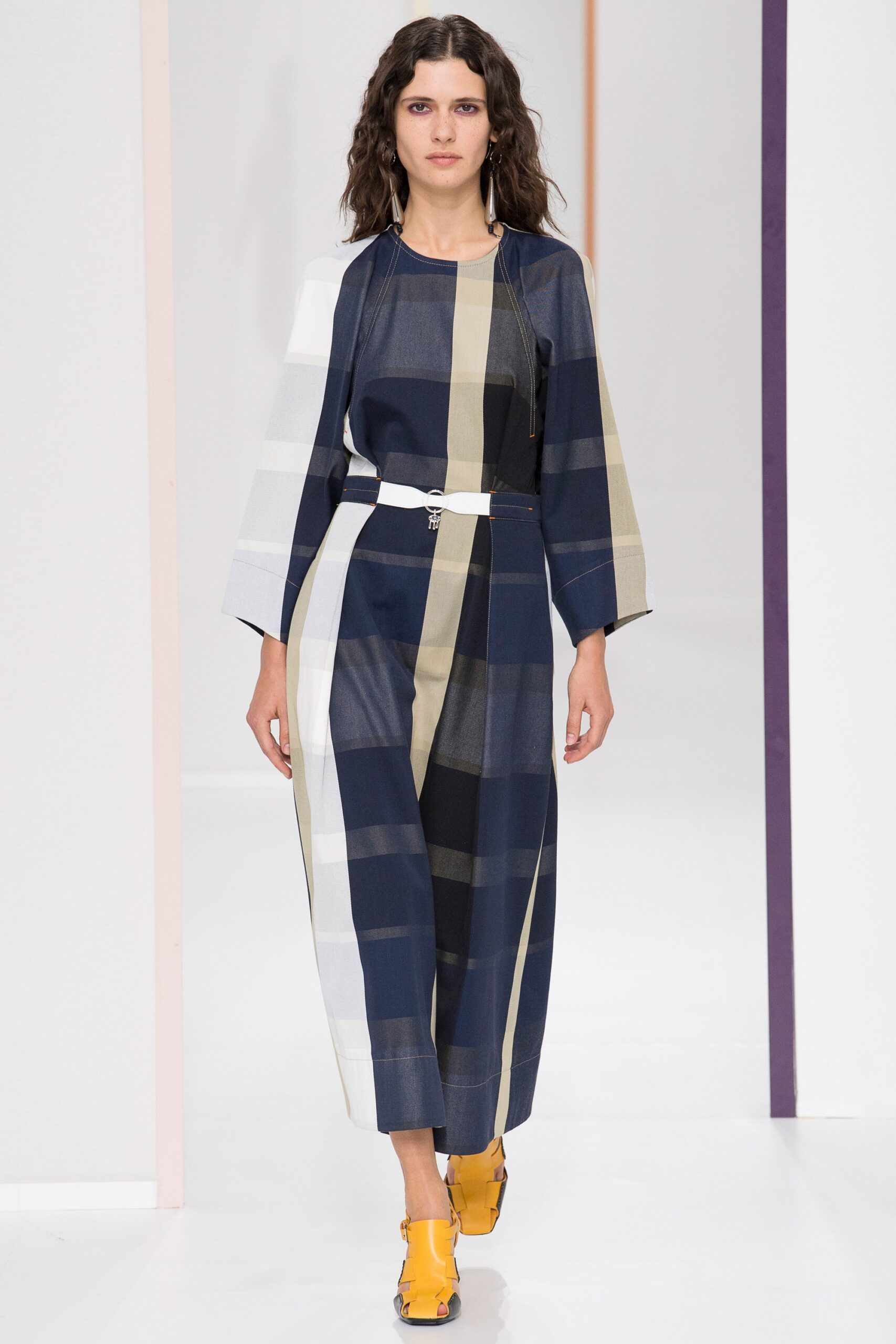Hermès S/S 18 Look 11
