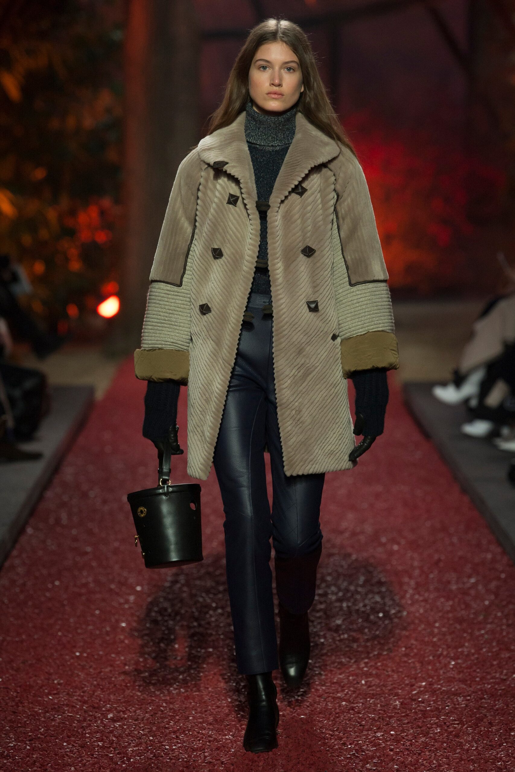Hermès F/W 18 Look 33