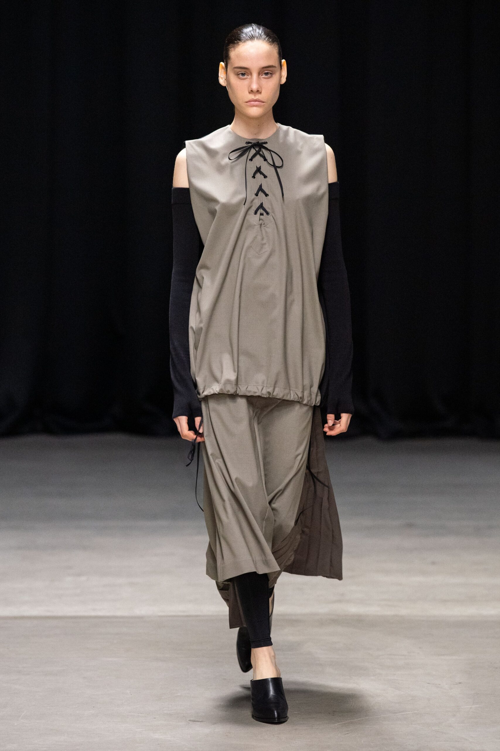 Hyke Tokyo S/S 20 Look 10