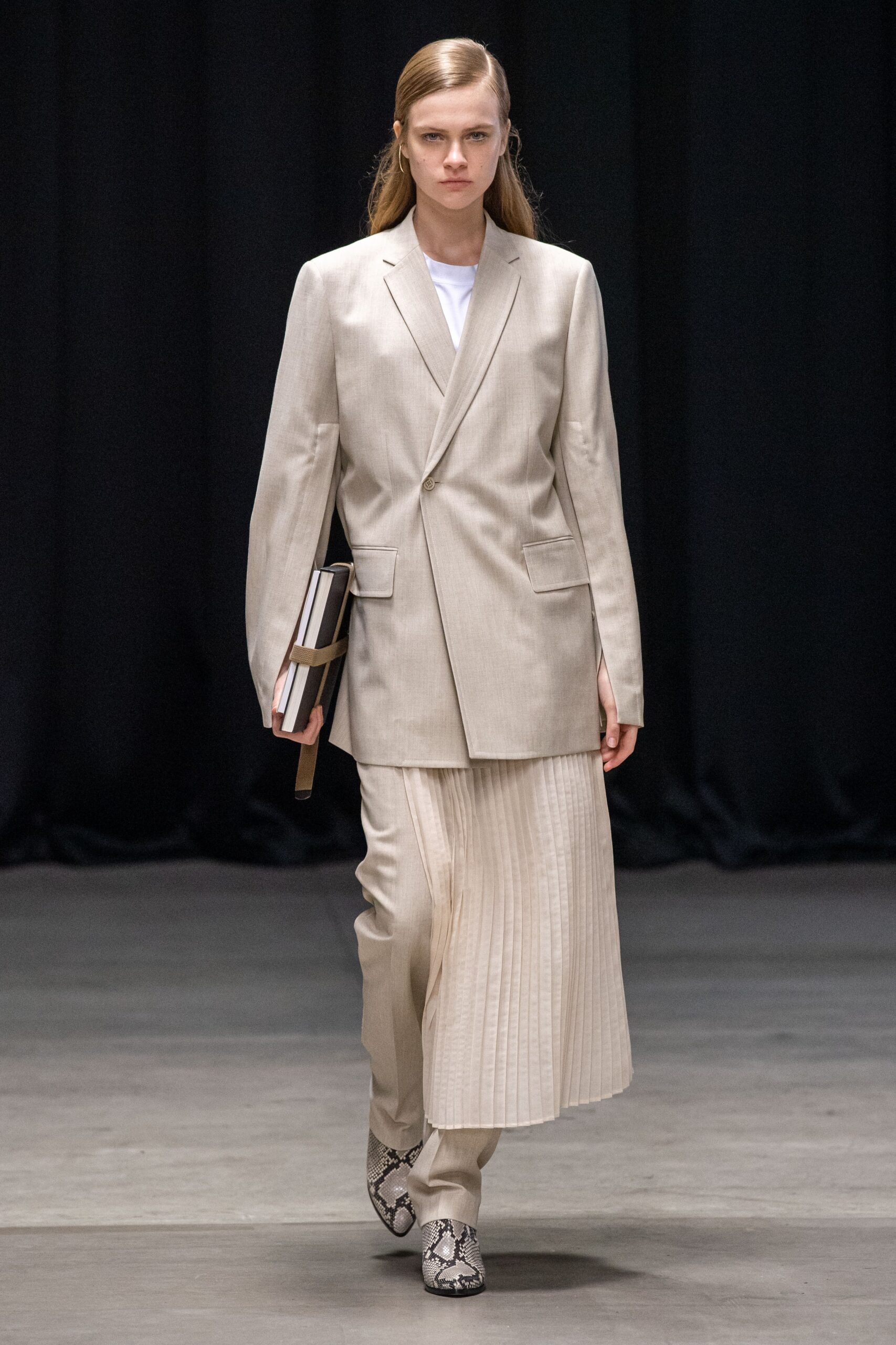 Hyke Tokyo S/S 20 Look 14