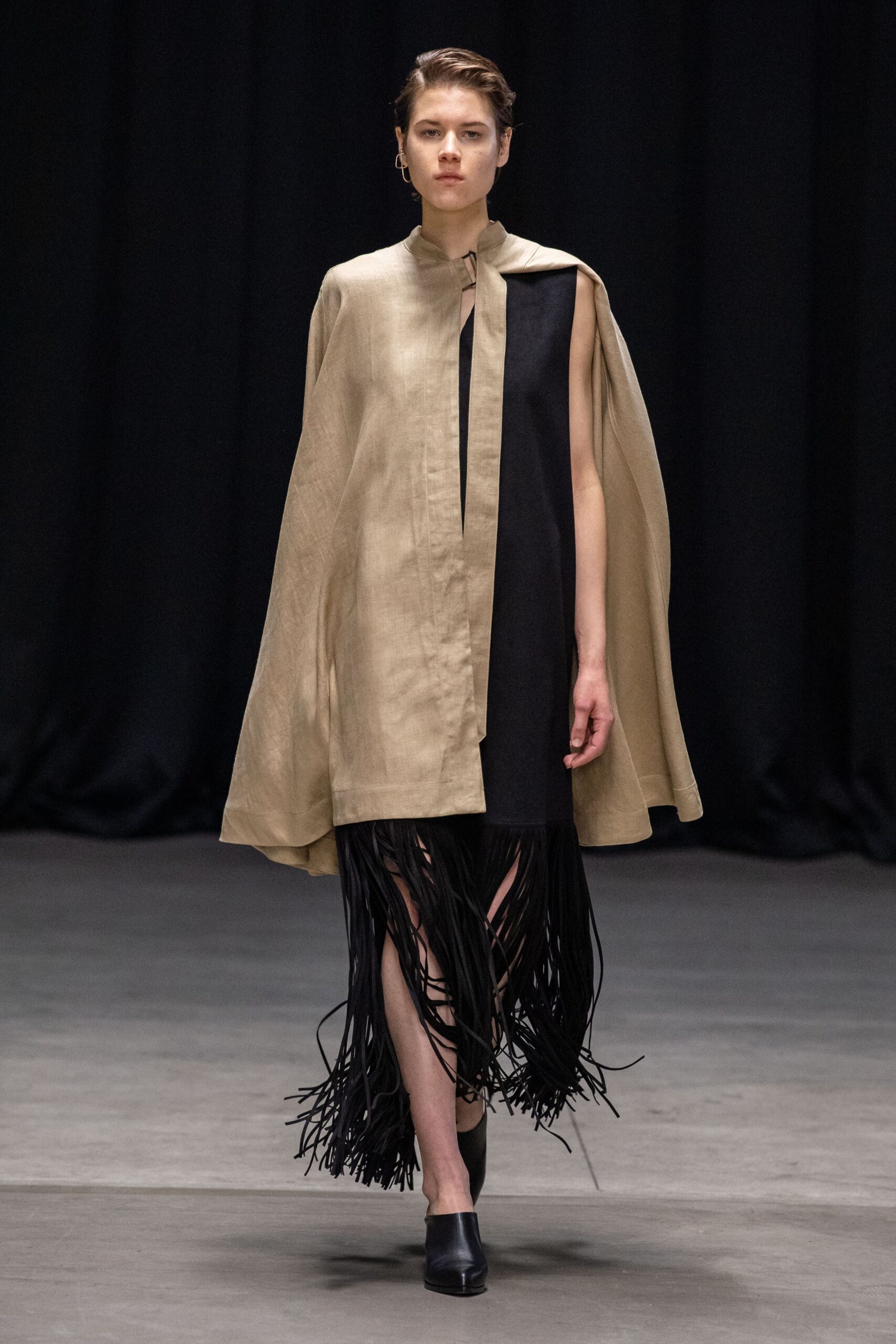 Hyke Tokyo S/S 20 Look 16