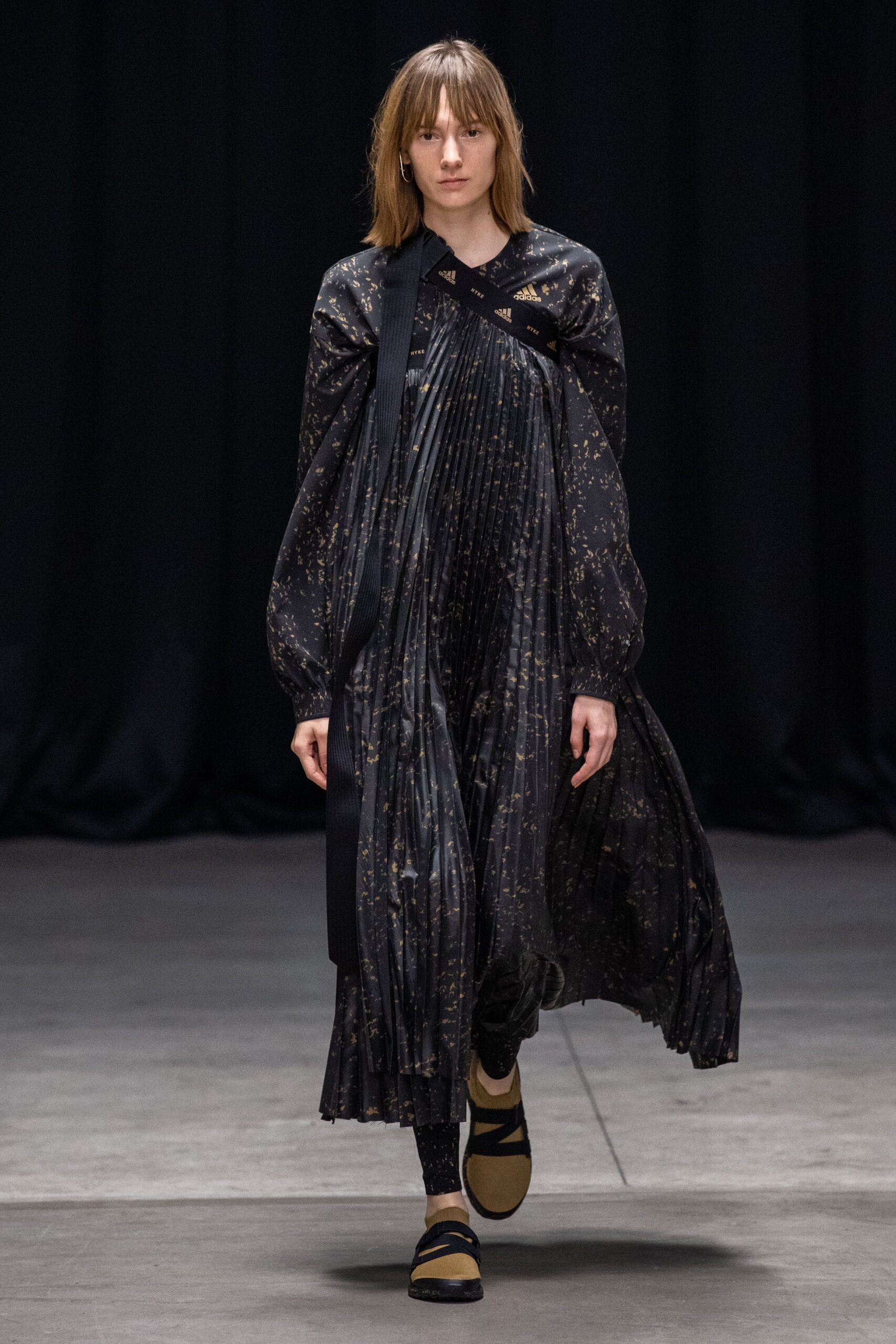 Hyke Tokyo S/S 20 Look 17