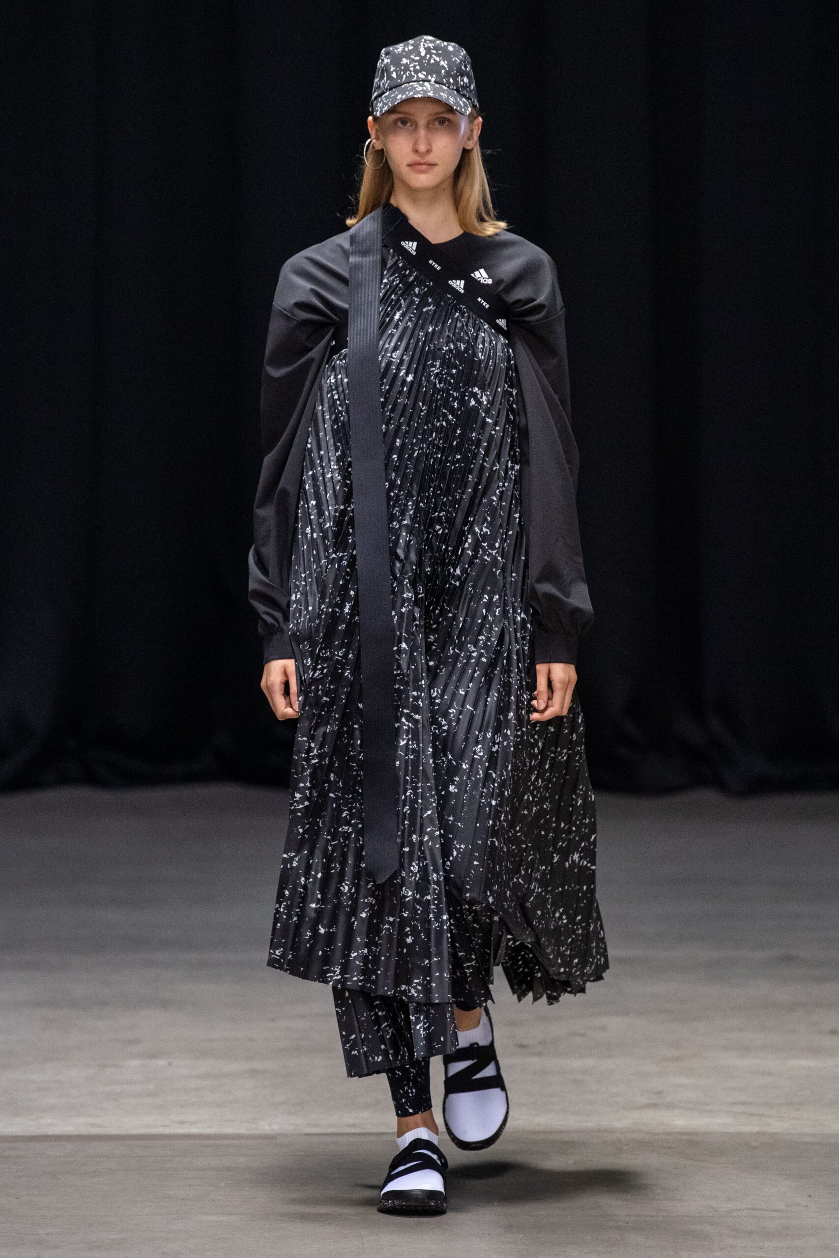 Hyke Tokyo S/S 20 Look 18