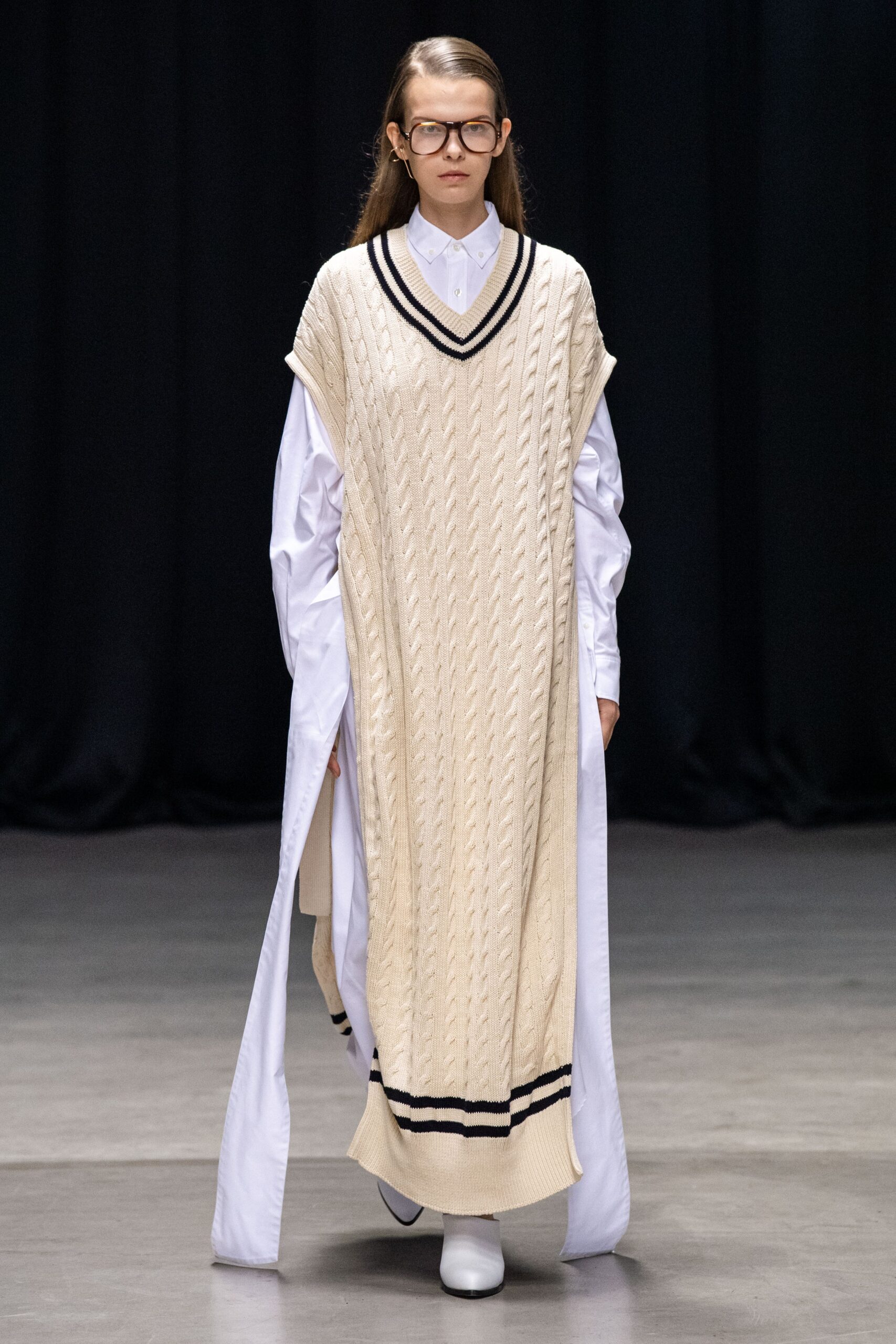Hyke Tokyo S/S 20 Look 36