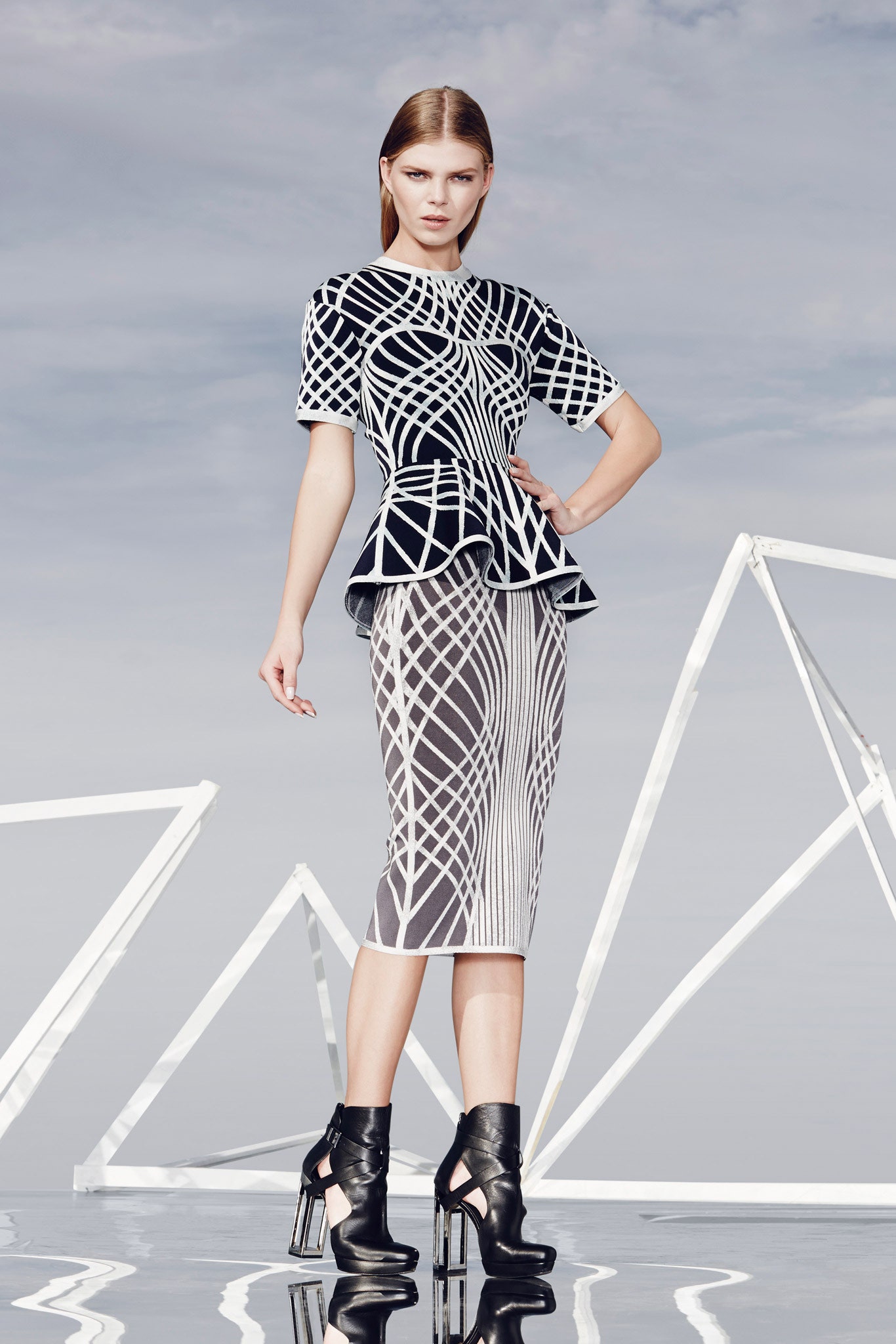 Hervé Léger by Max Azria F/W 14 Look 16