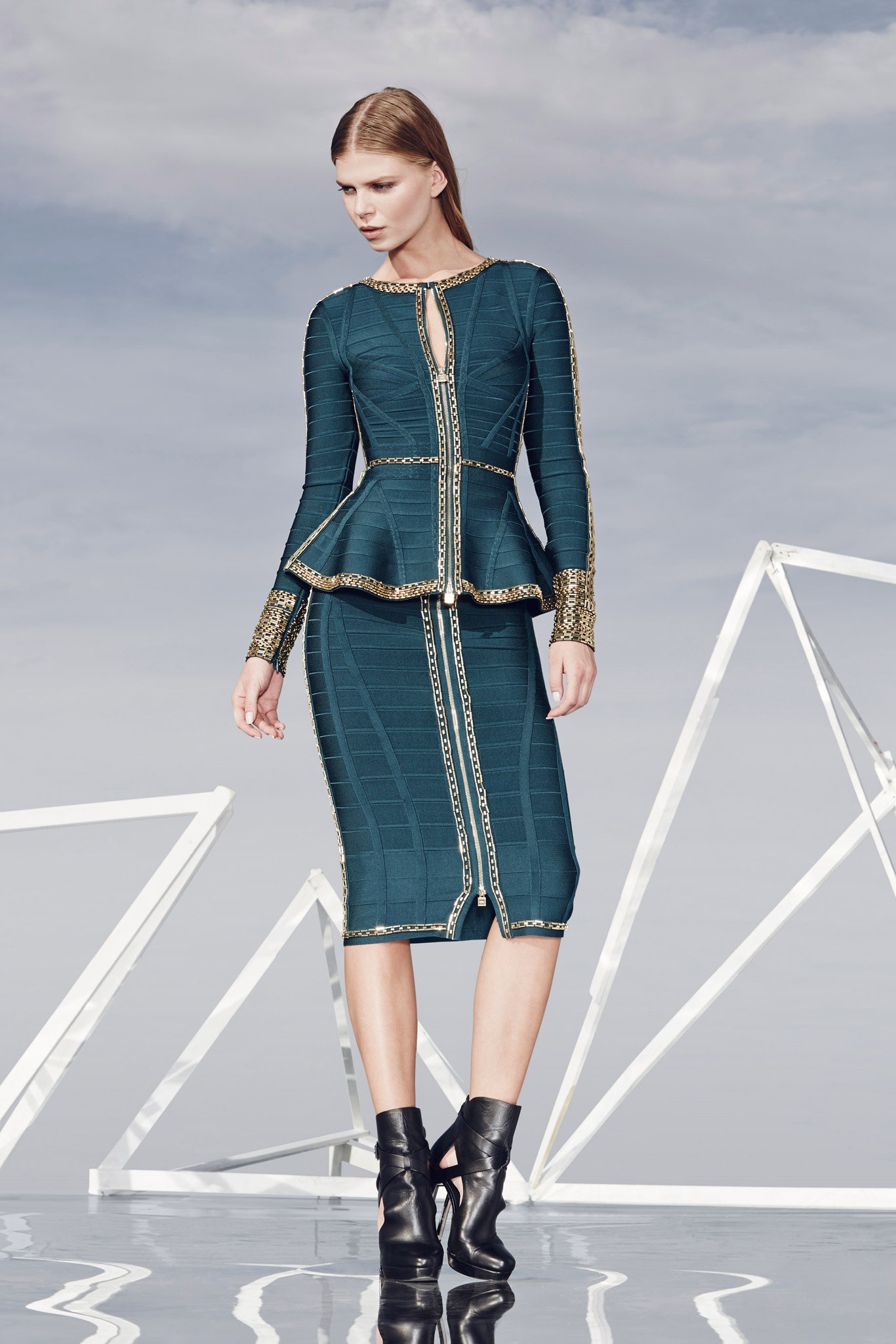 Hervé Léger by Max Azria F/W 14 Look 17