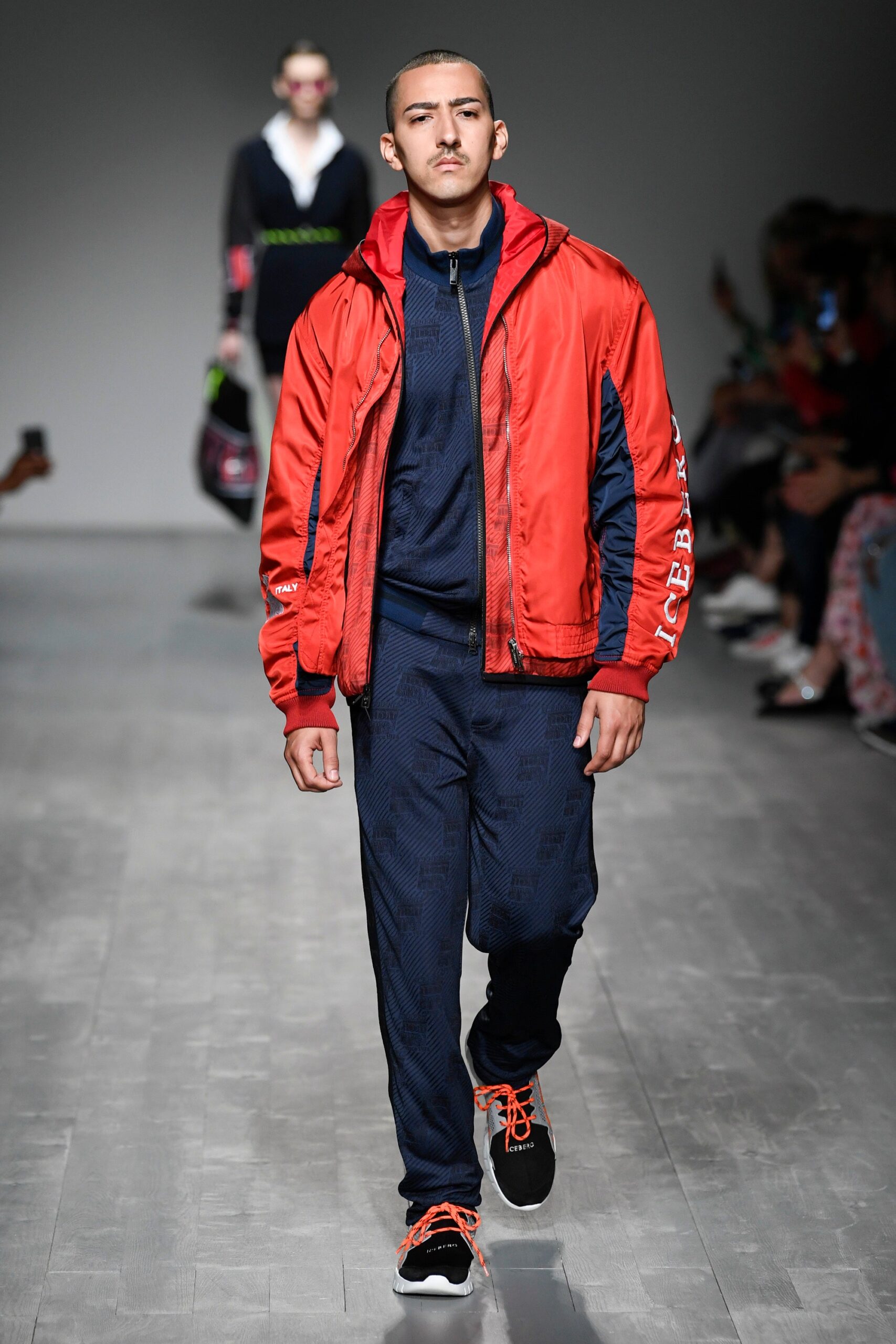 Iceberg Resort 19 Look 3