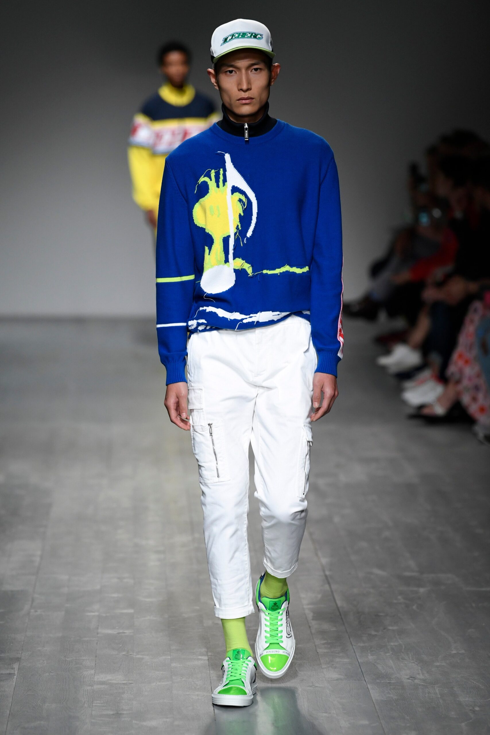 Iceberg Resort 19 Look 17
