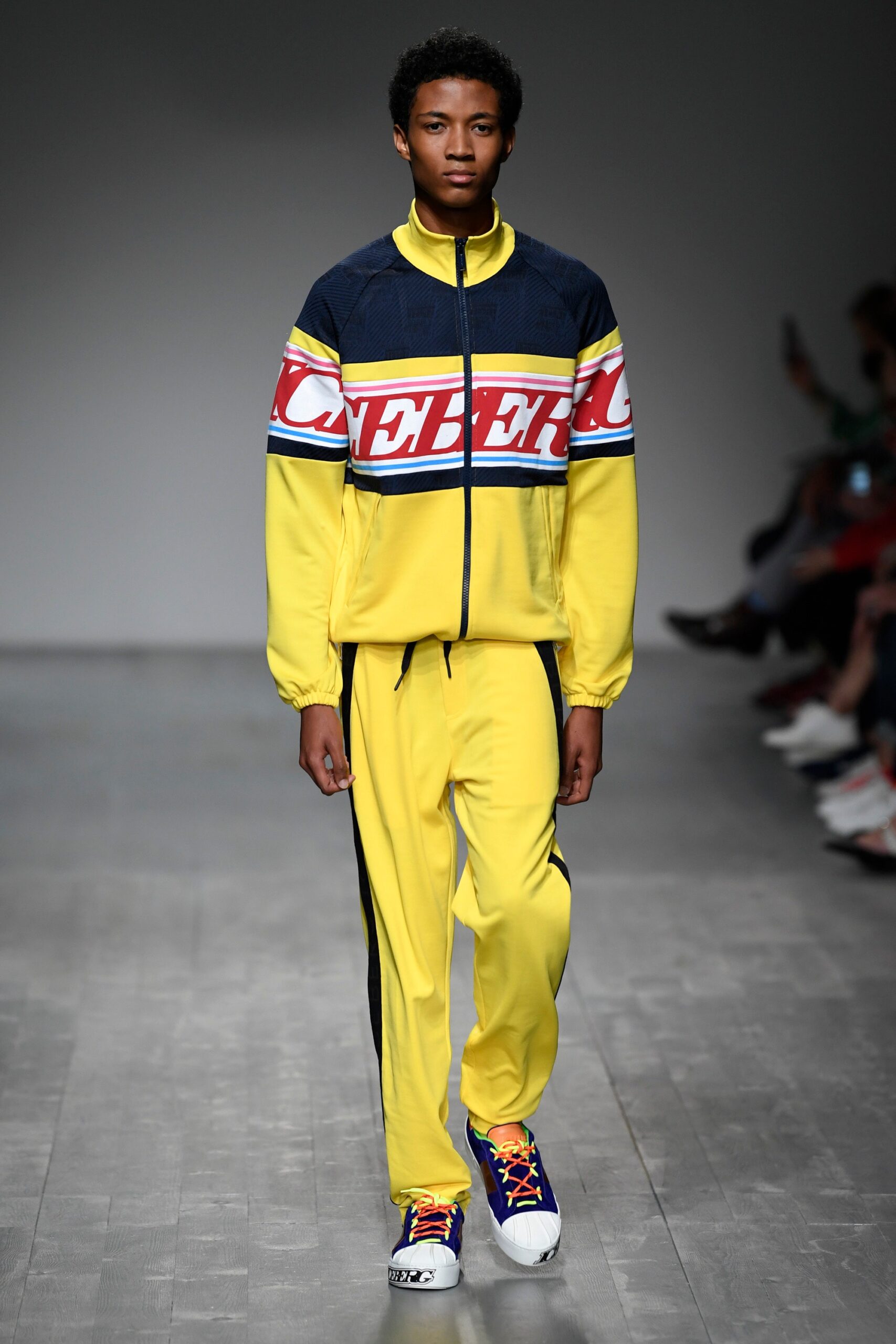 Iceberg Resort 19 Look 18