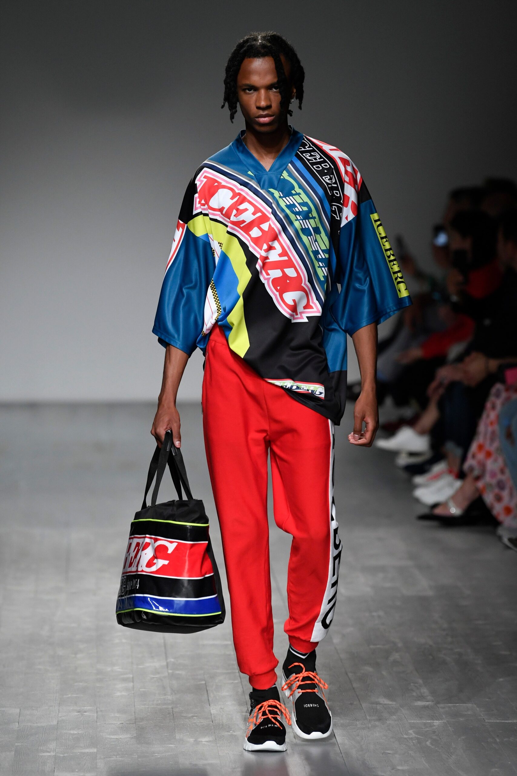 Iceberg Resort 19 Look 19