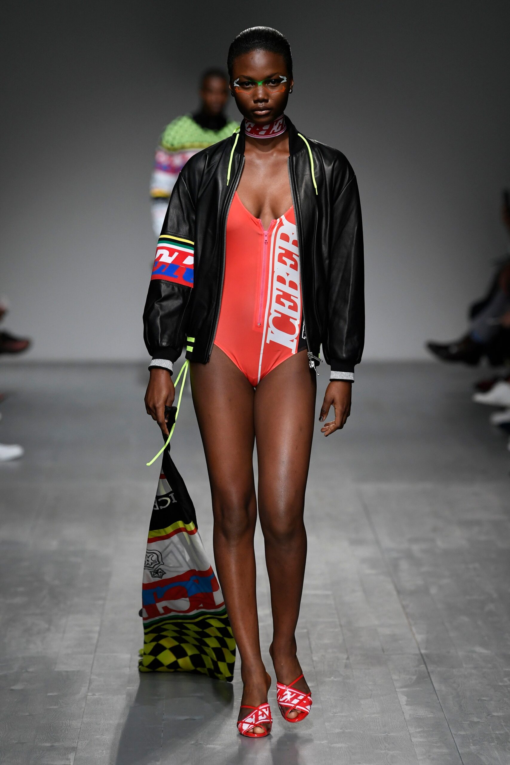 Iceberg Resort 19 Look 20